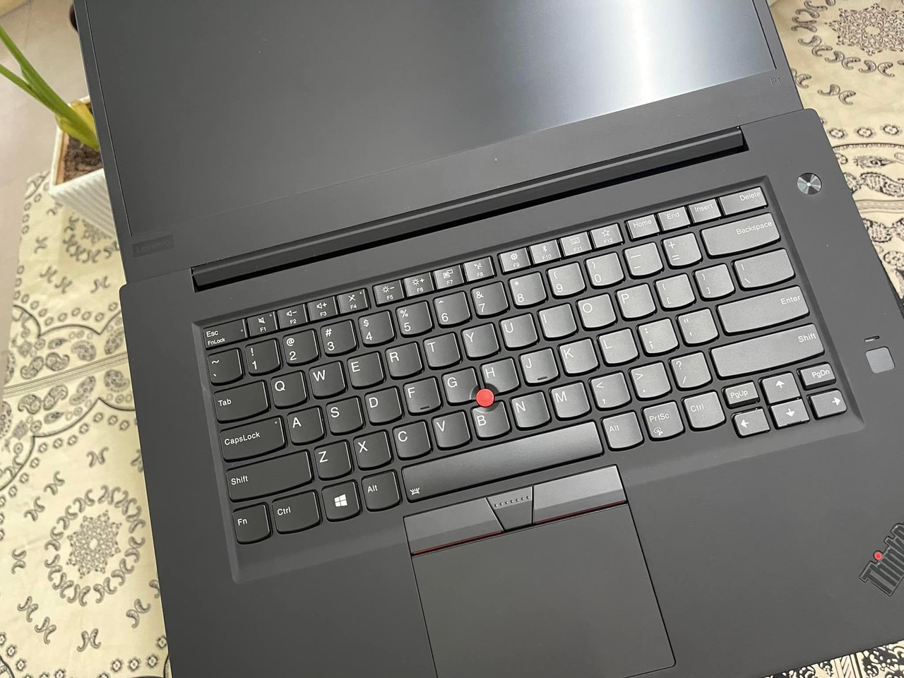ThinkPad P1 (tình trạng máy mới like new 99.99%)