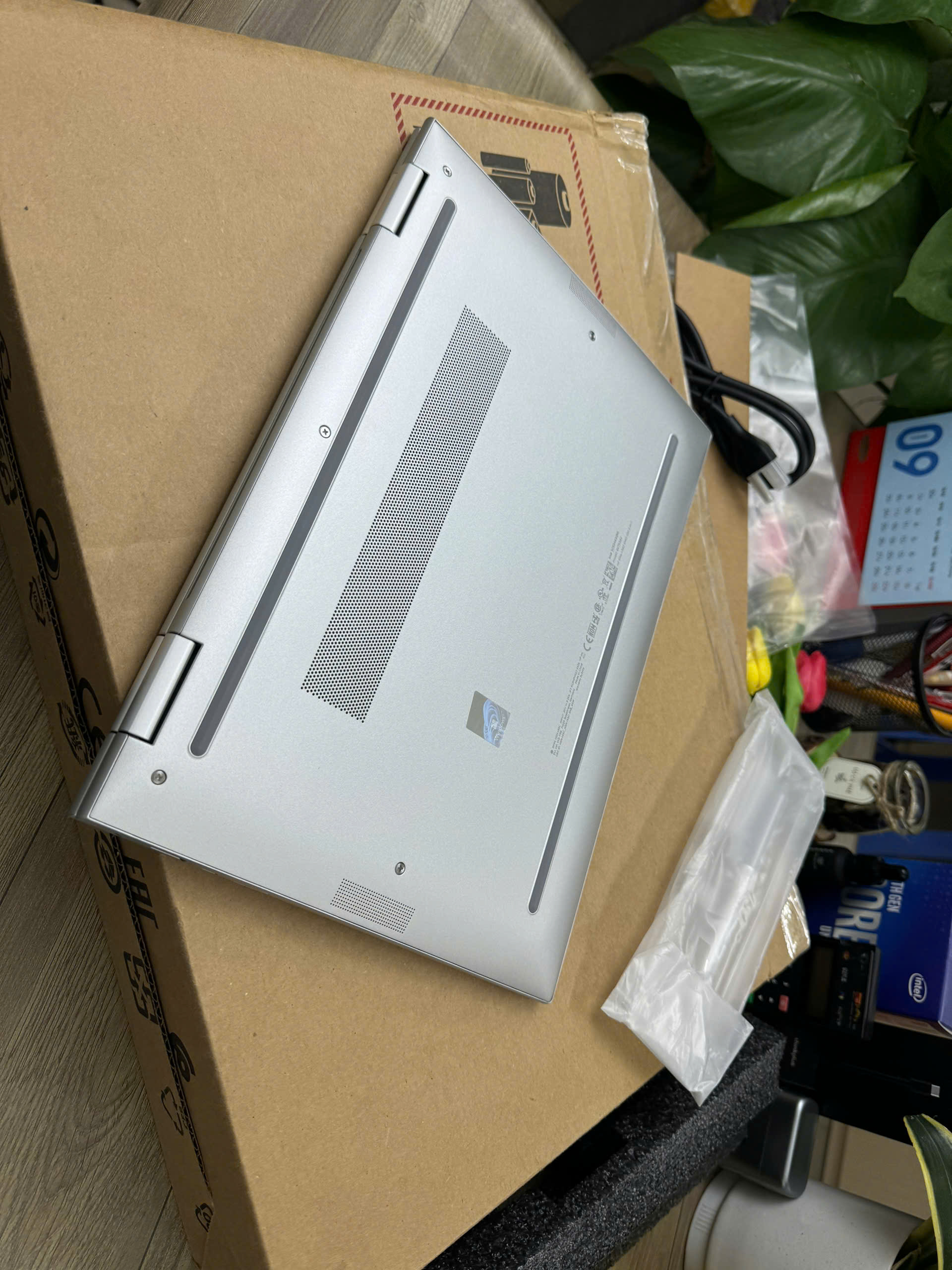 HP Elitebook x360 1040 G10 2in1 KÈM BÚT - New Outlet Fullbox BH US 11-2024