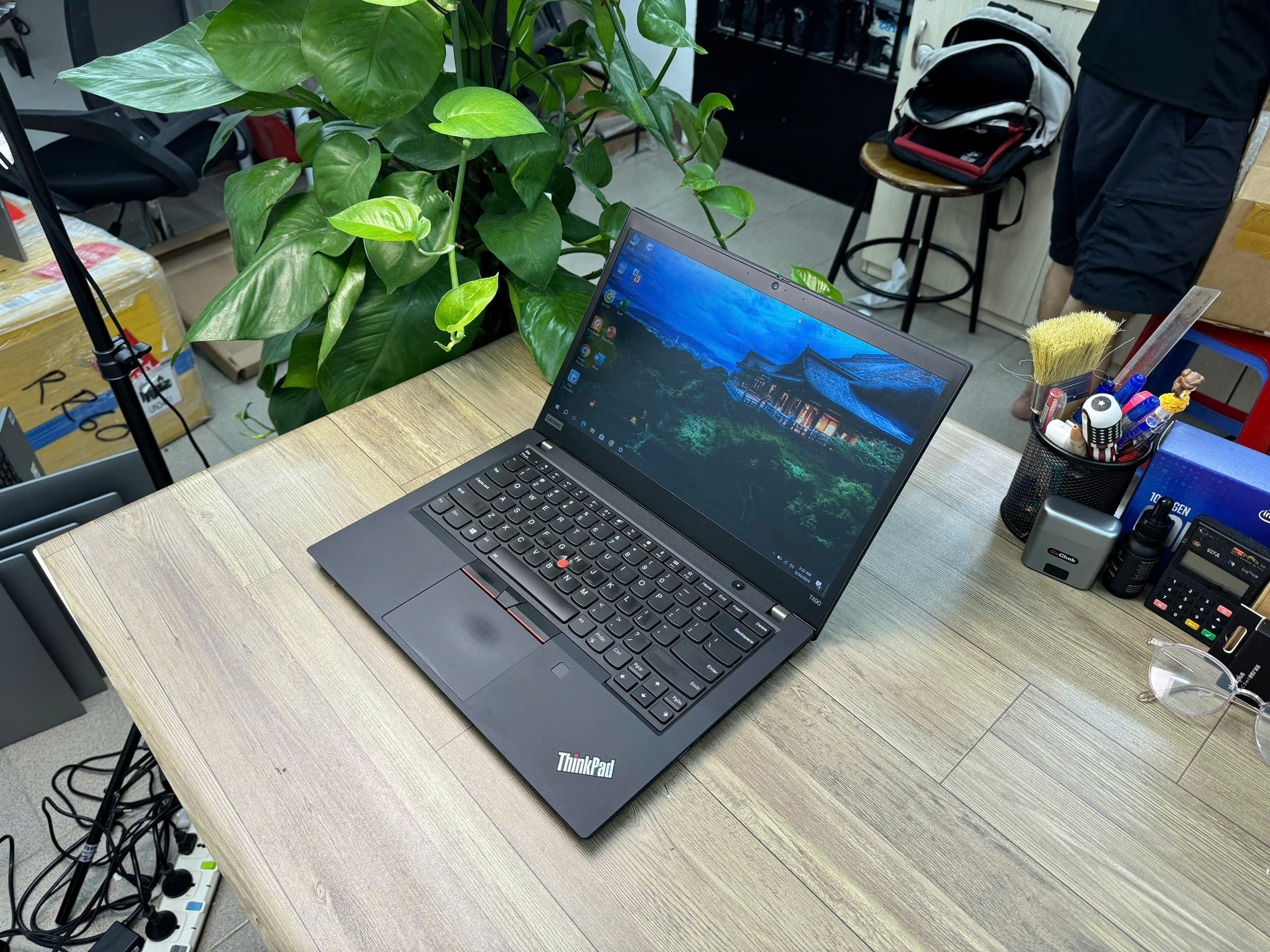 Thinkpad T490