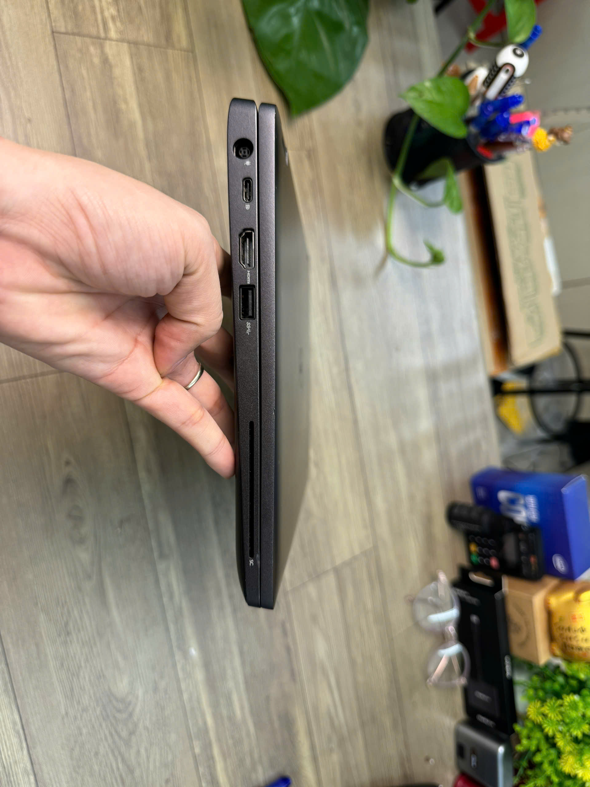 Dell Latitude 5300  bản 2in1