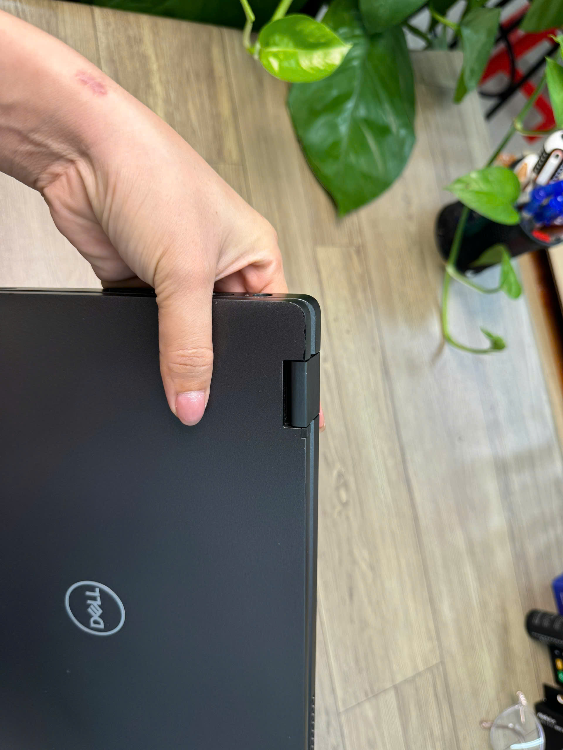 Dell Latitude 5300  bản 2in1