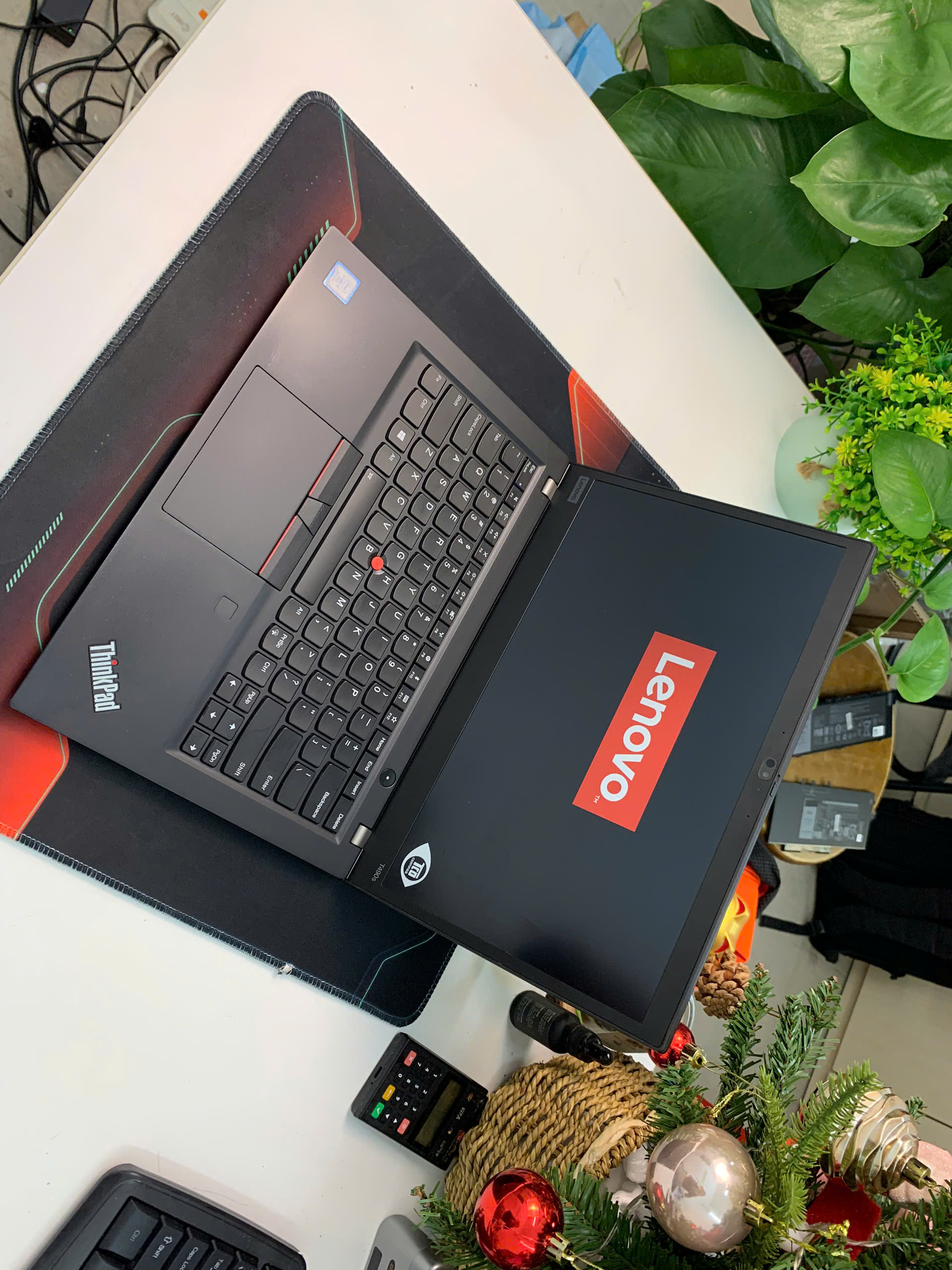 Thinkpad T490s