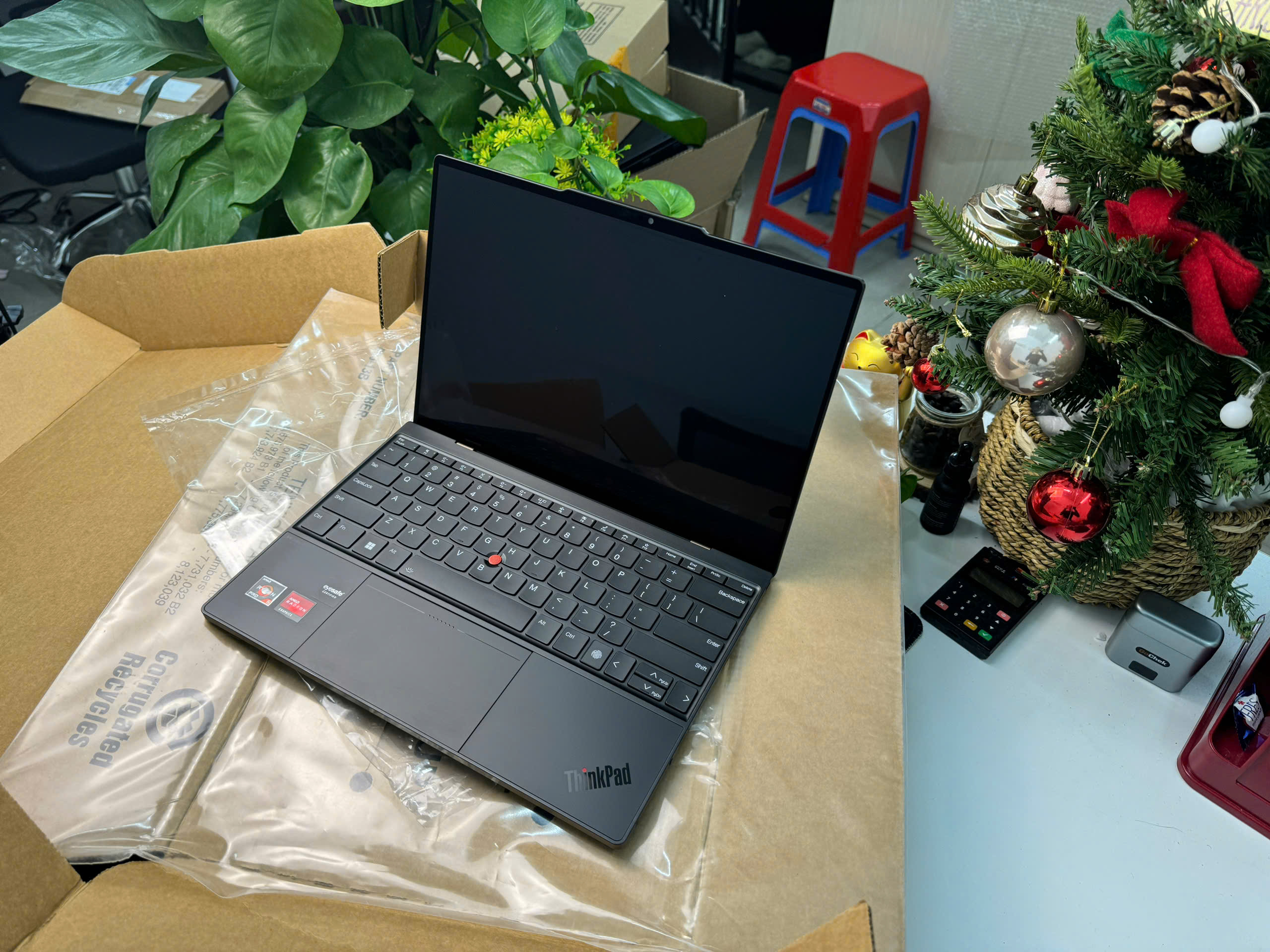 Thinkpad Z13 Gen 1 ( bản DA)