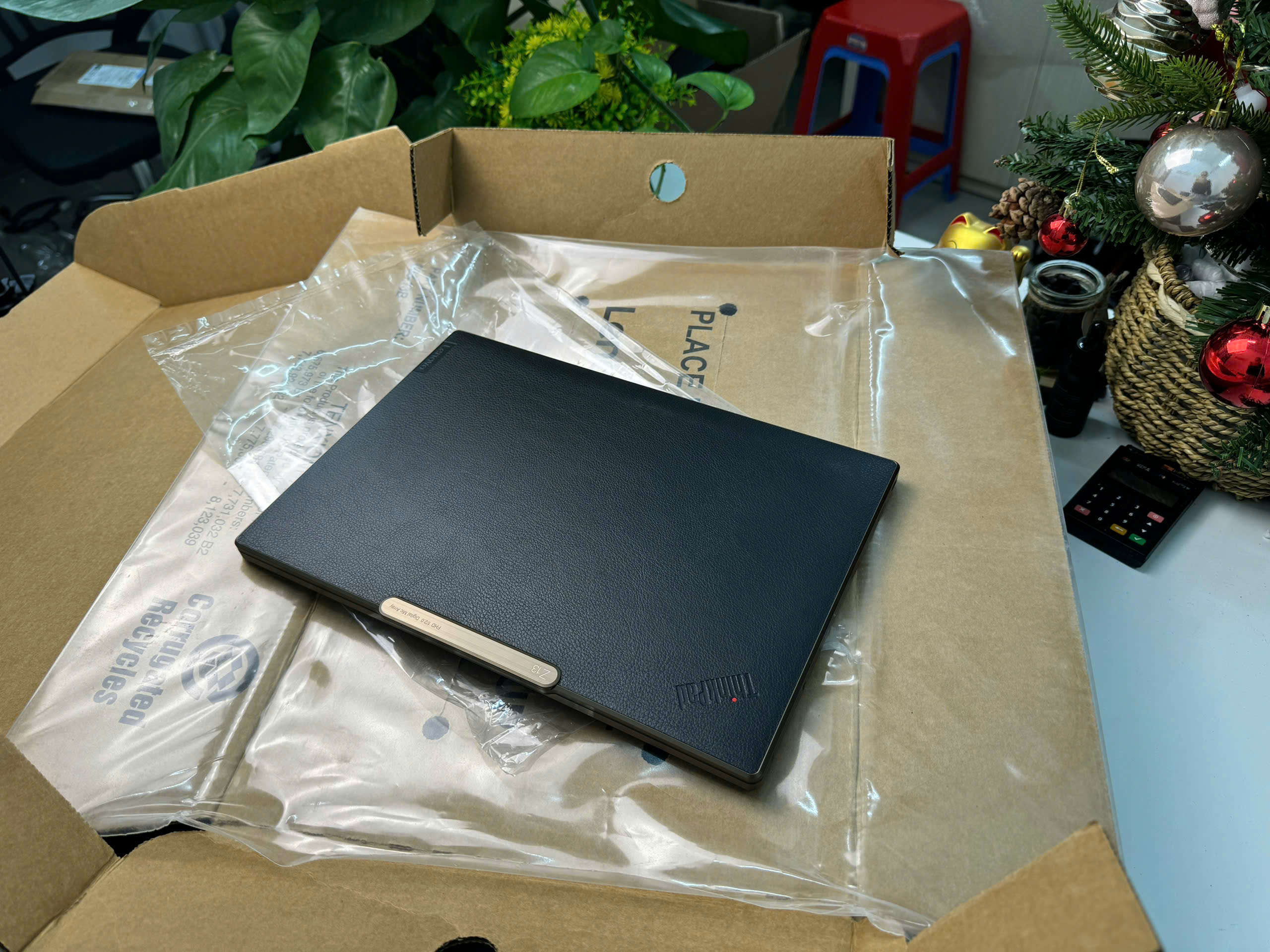 Thinkpad Z13 Gen 1 ( bản DA)