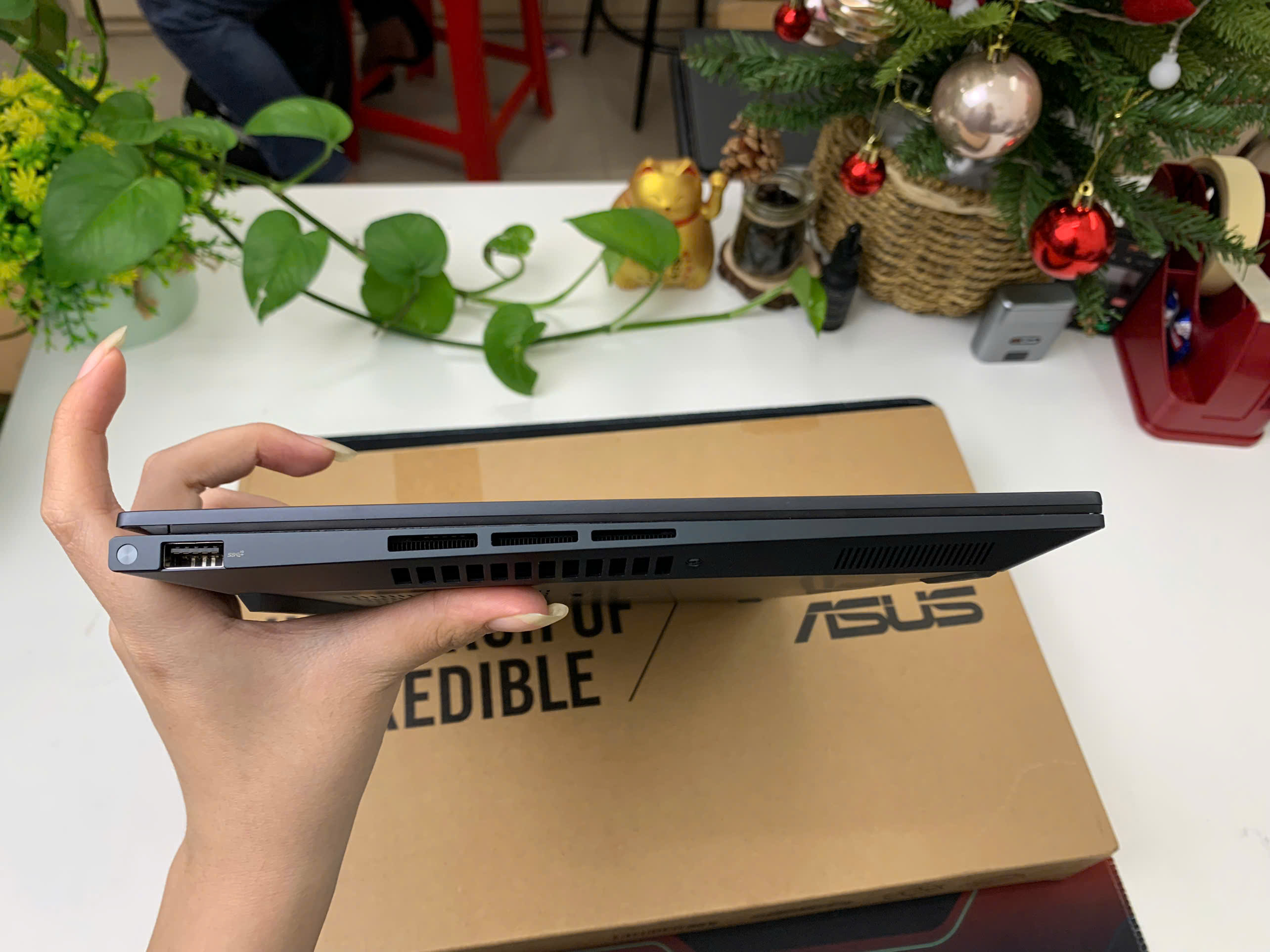 Asus Zenbook Q420 Bản OLED