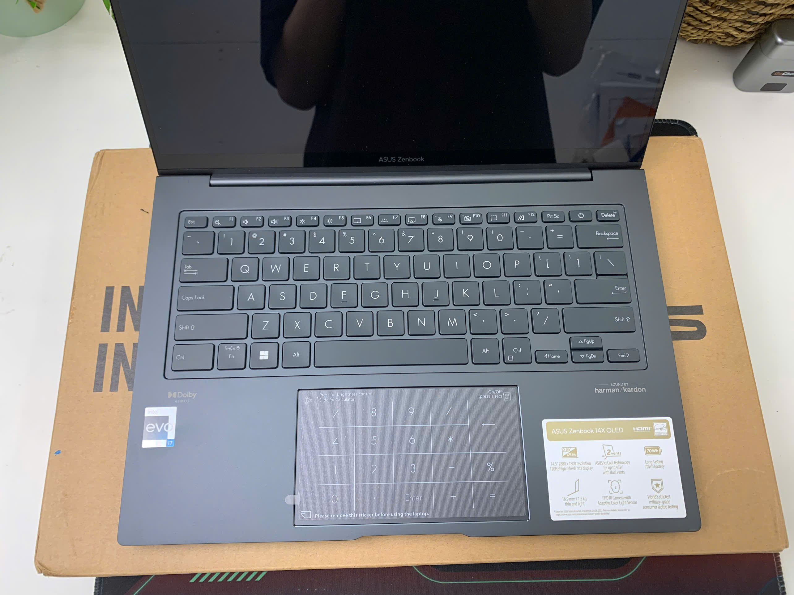 Asus Zenbook Q420 Bản OLED