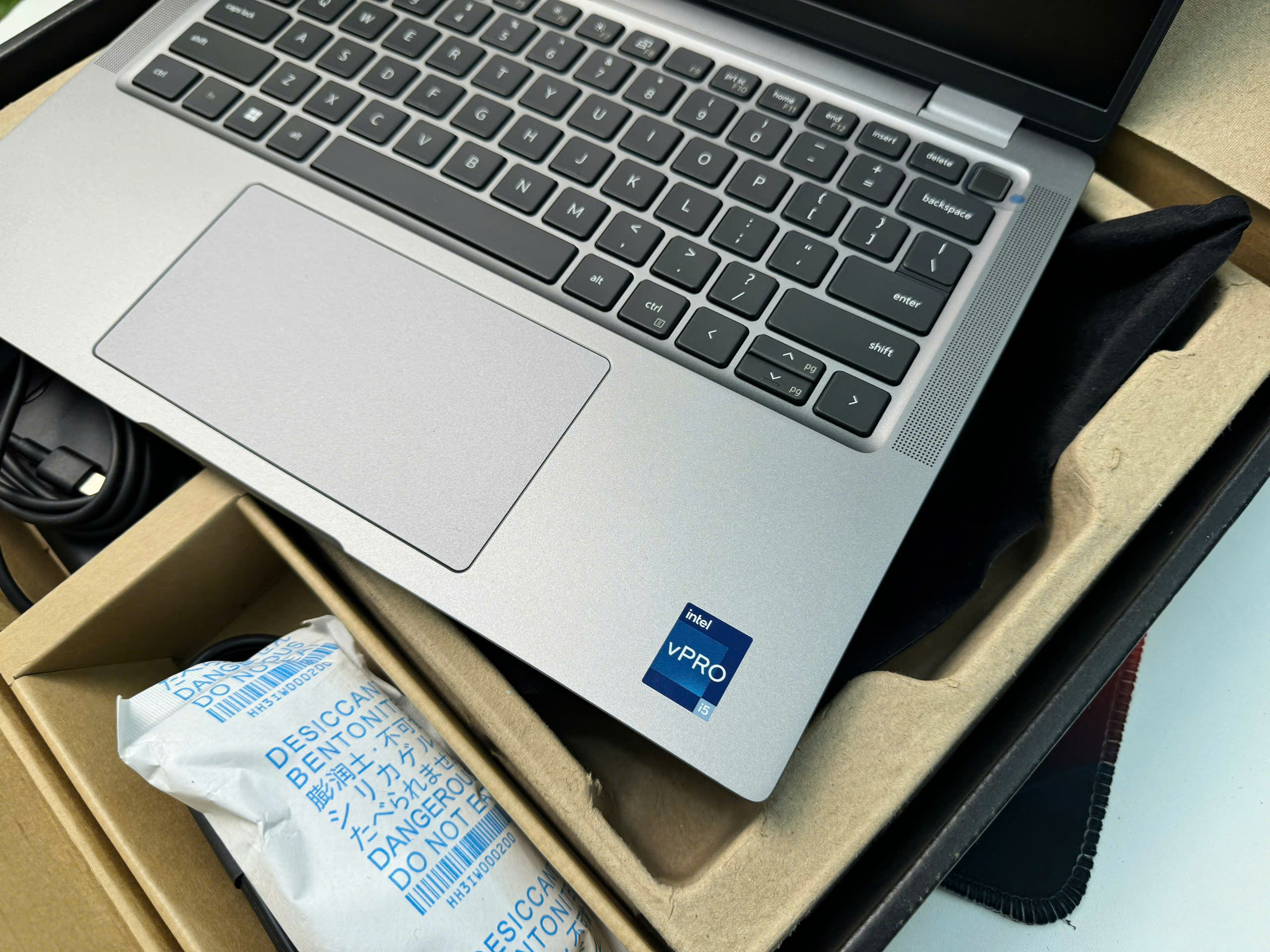 Dell Latitude 7440 bản Aluminium