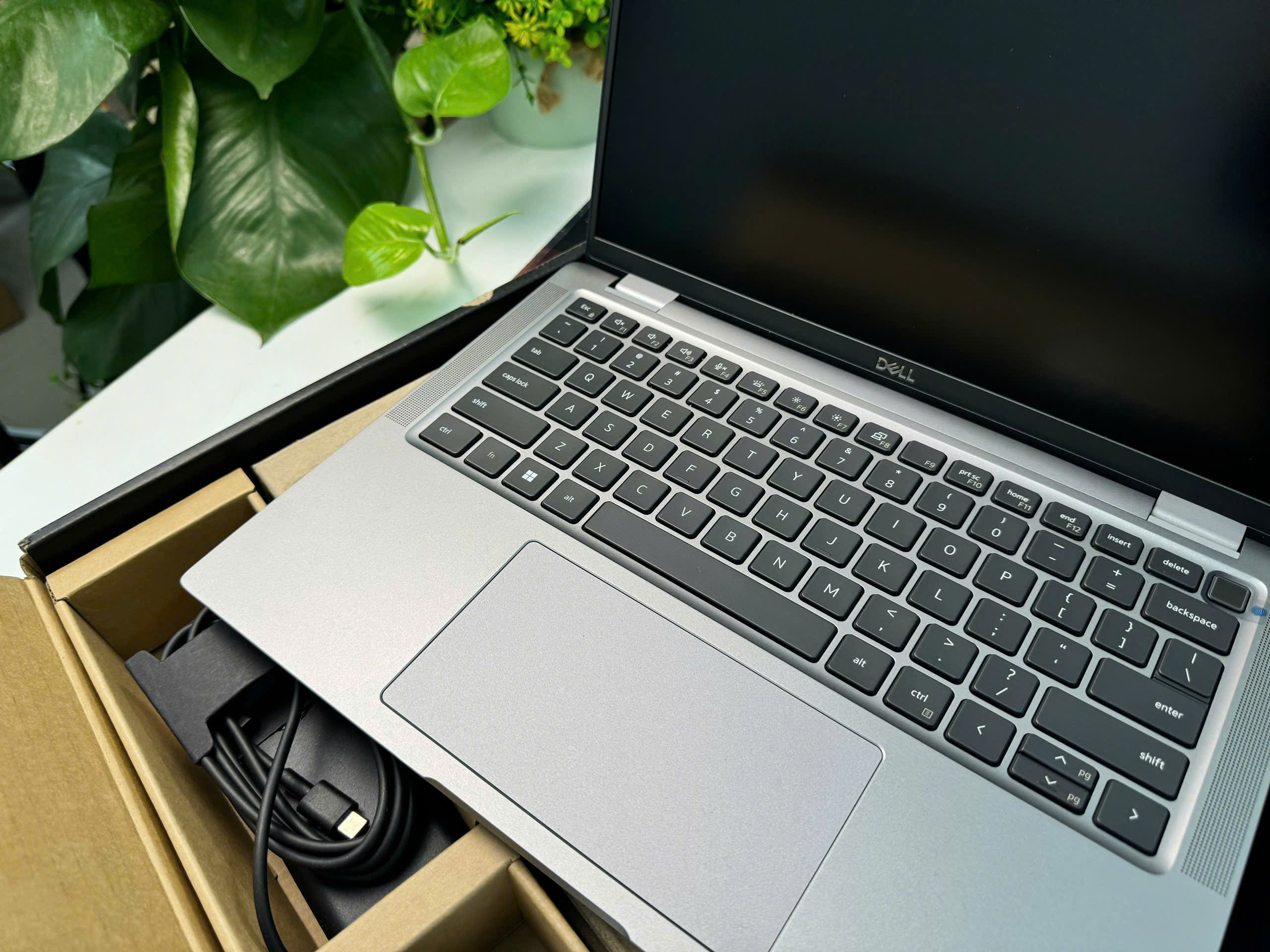 Dell Latitude 7440 bản Aluminium