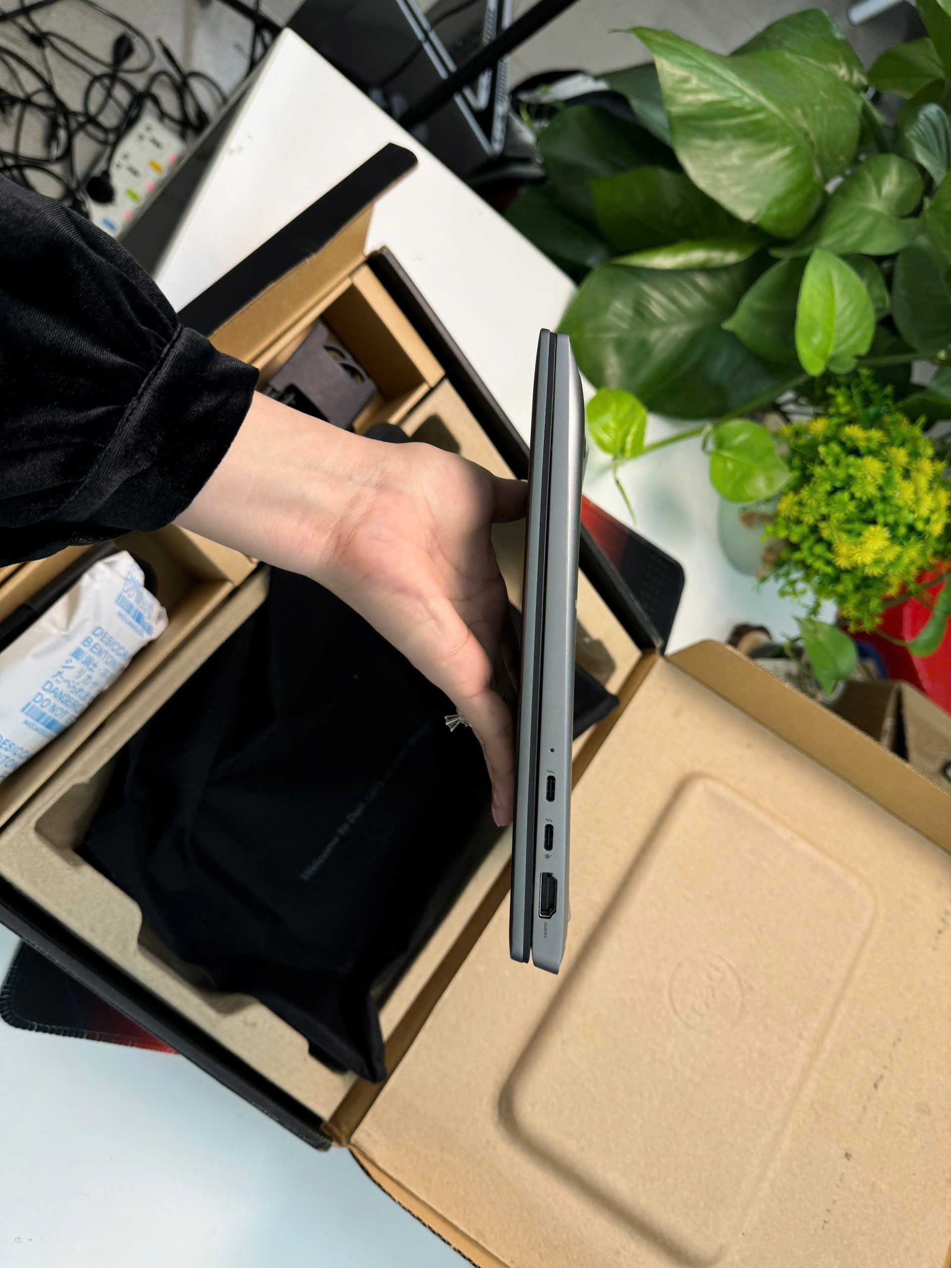 Dell Latitude 7440 bản Aluminium