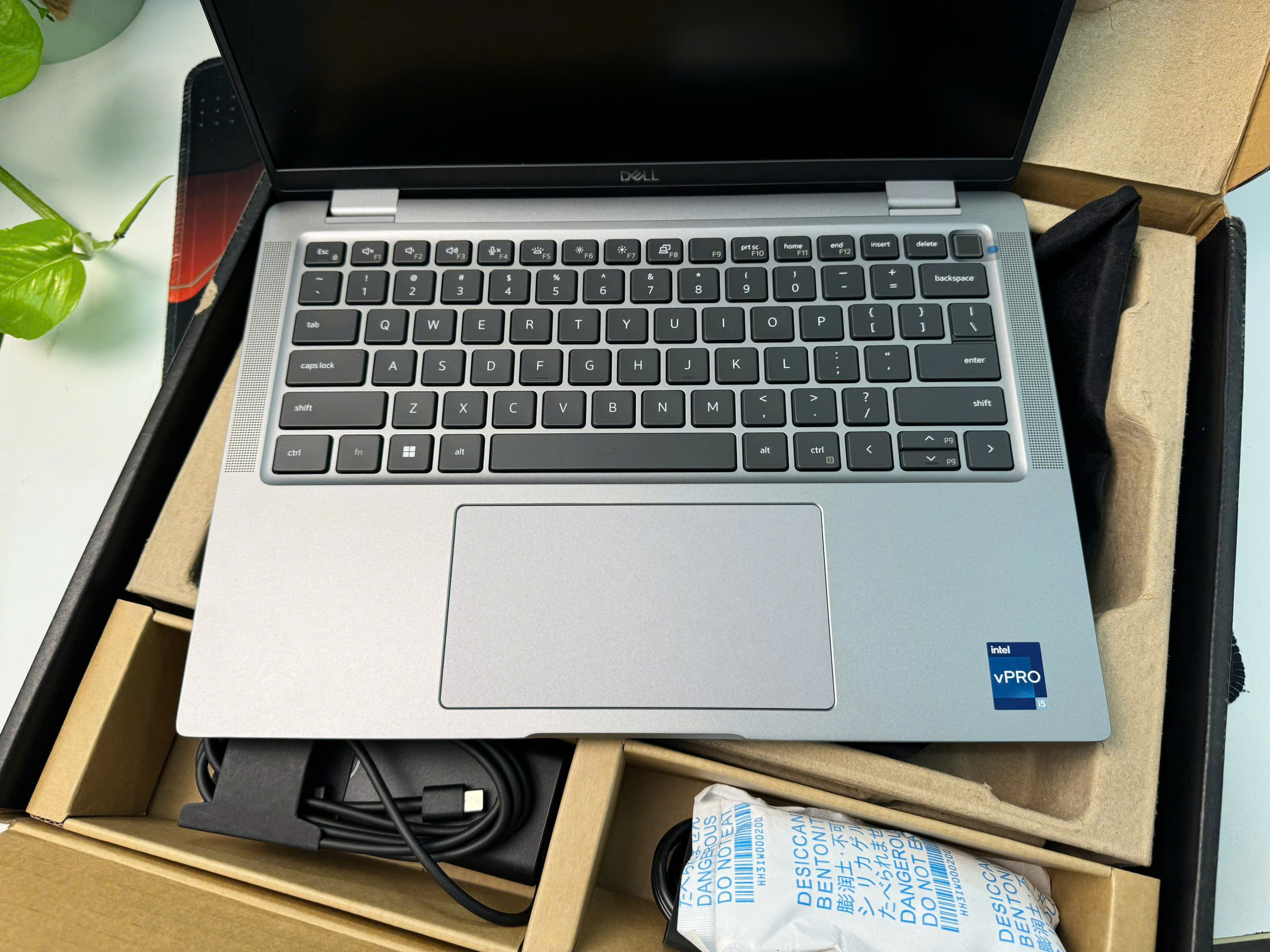 Dell Latitude 7440 bản Aluminium