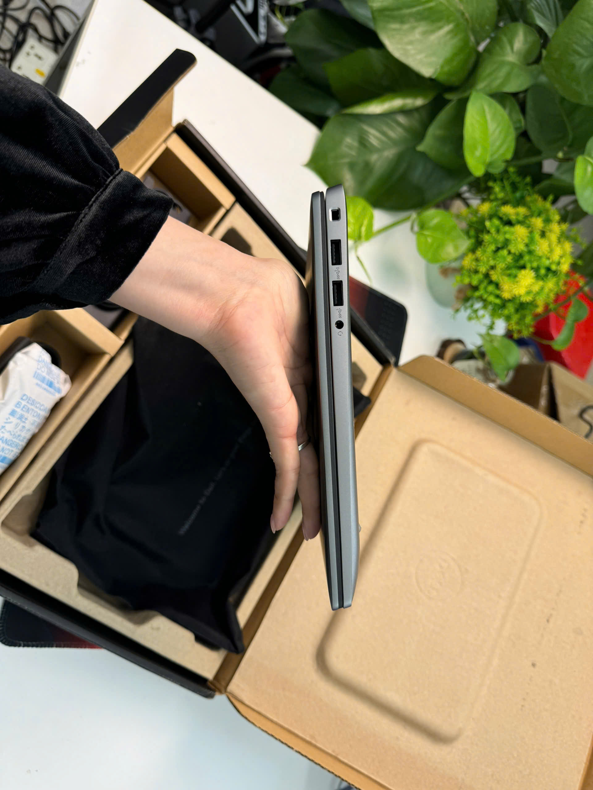 Dell Latitude 7440 bản Aluminium