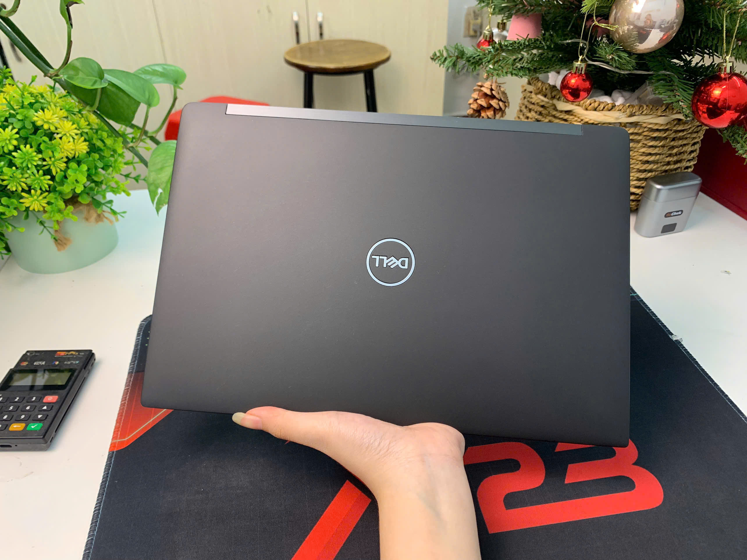 Dell Latitude 7390 viền siêu mỏng như XPS