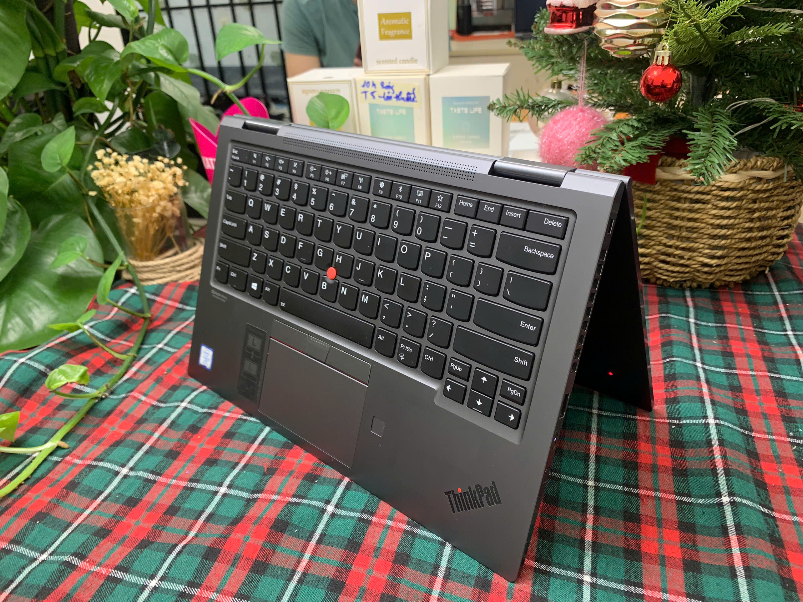 Thinkpad X1 Yoga Gen 4 KÈM BÚT