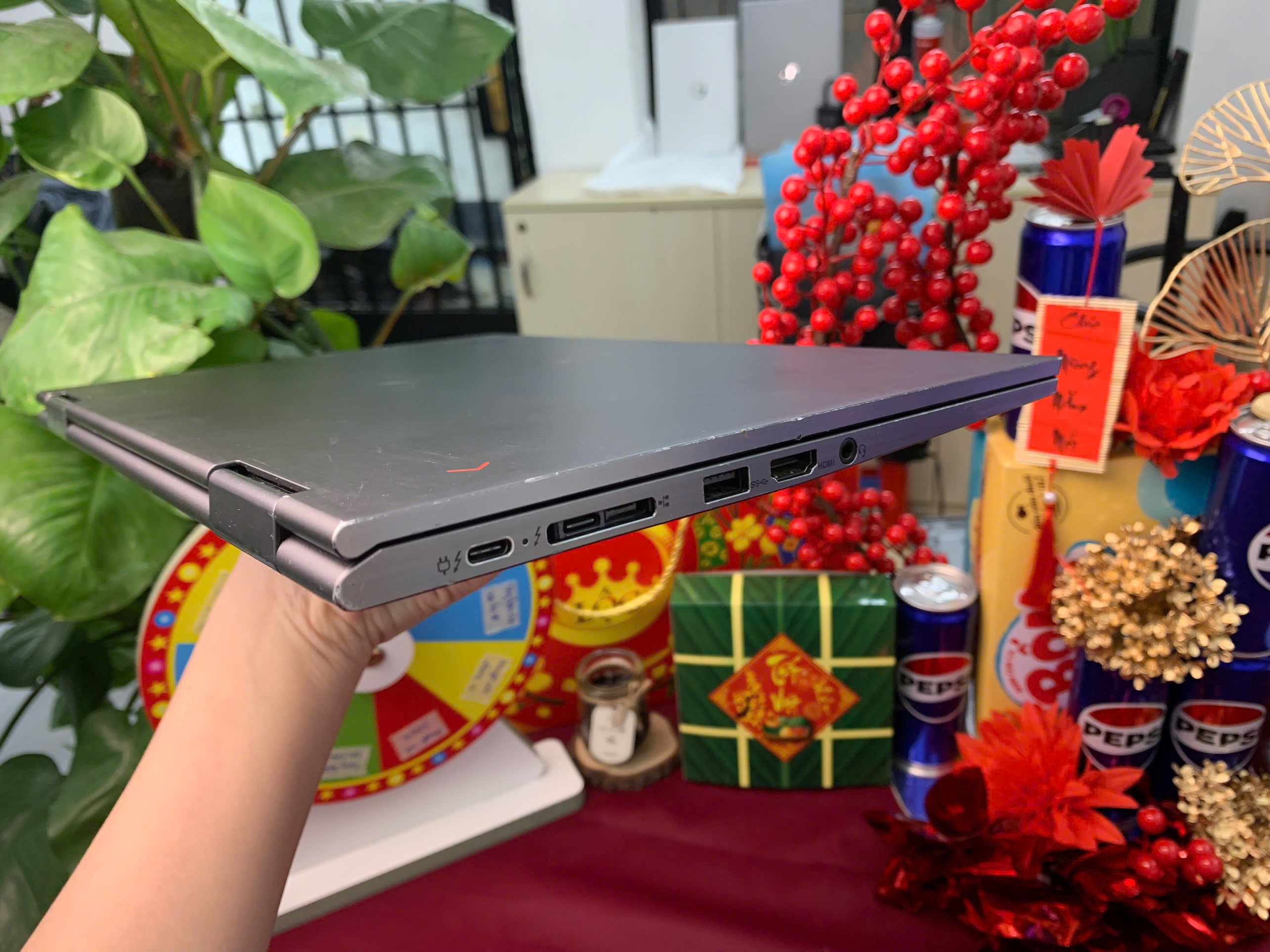 Thinkpad X1 Yoga Gen 4 KÈM BÚT