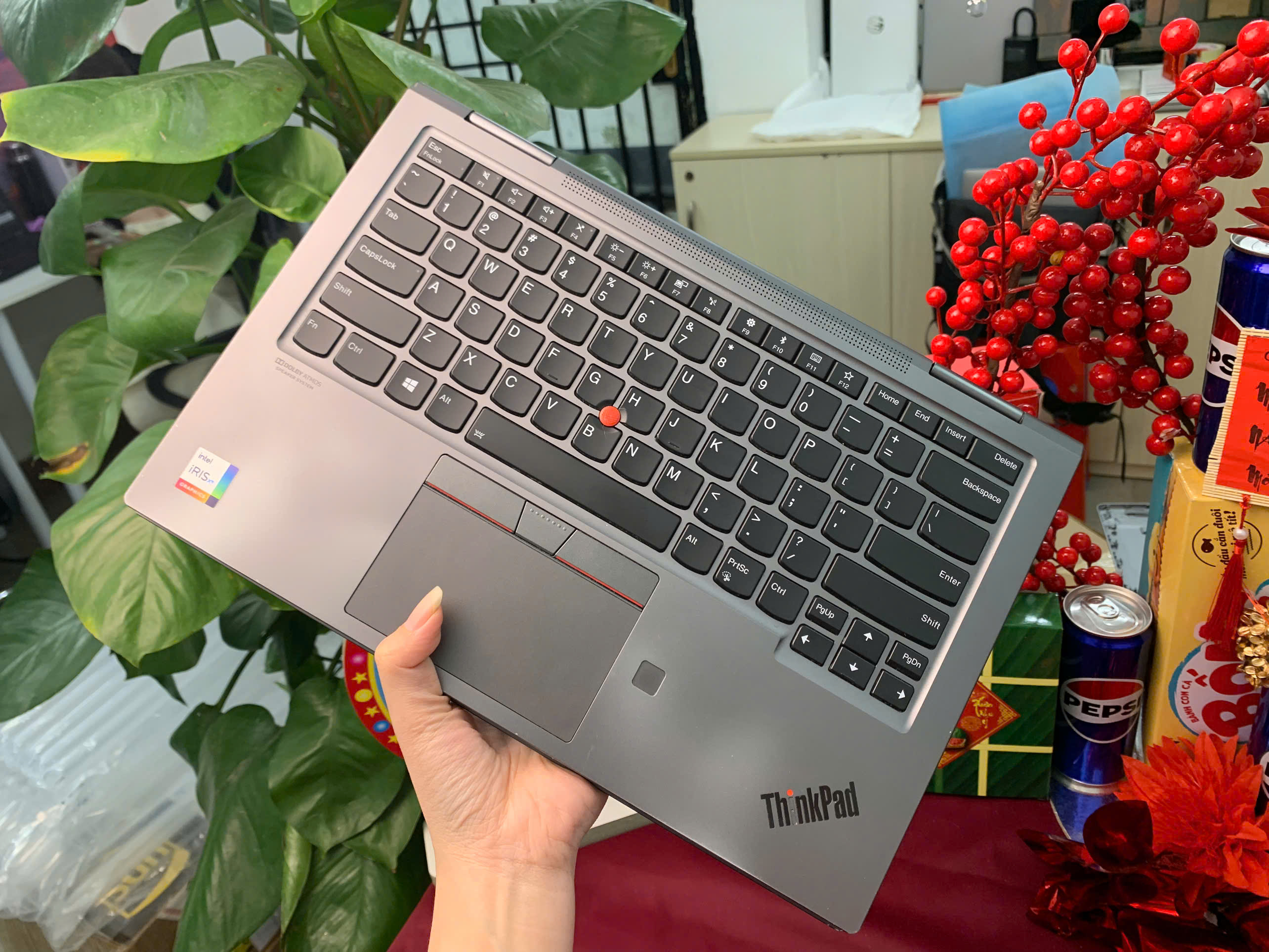 Thinkpad X1 Yoga Gen 4 KÈM BÚT