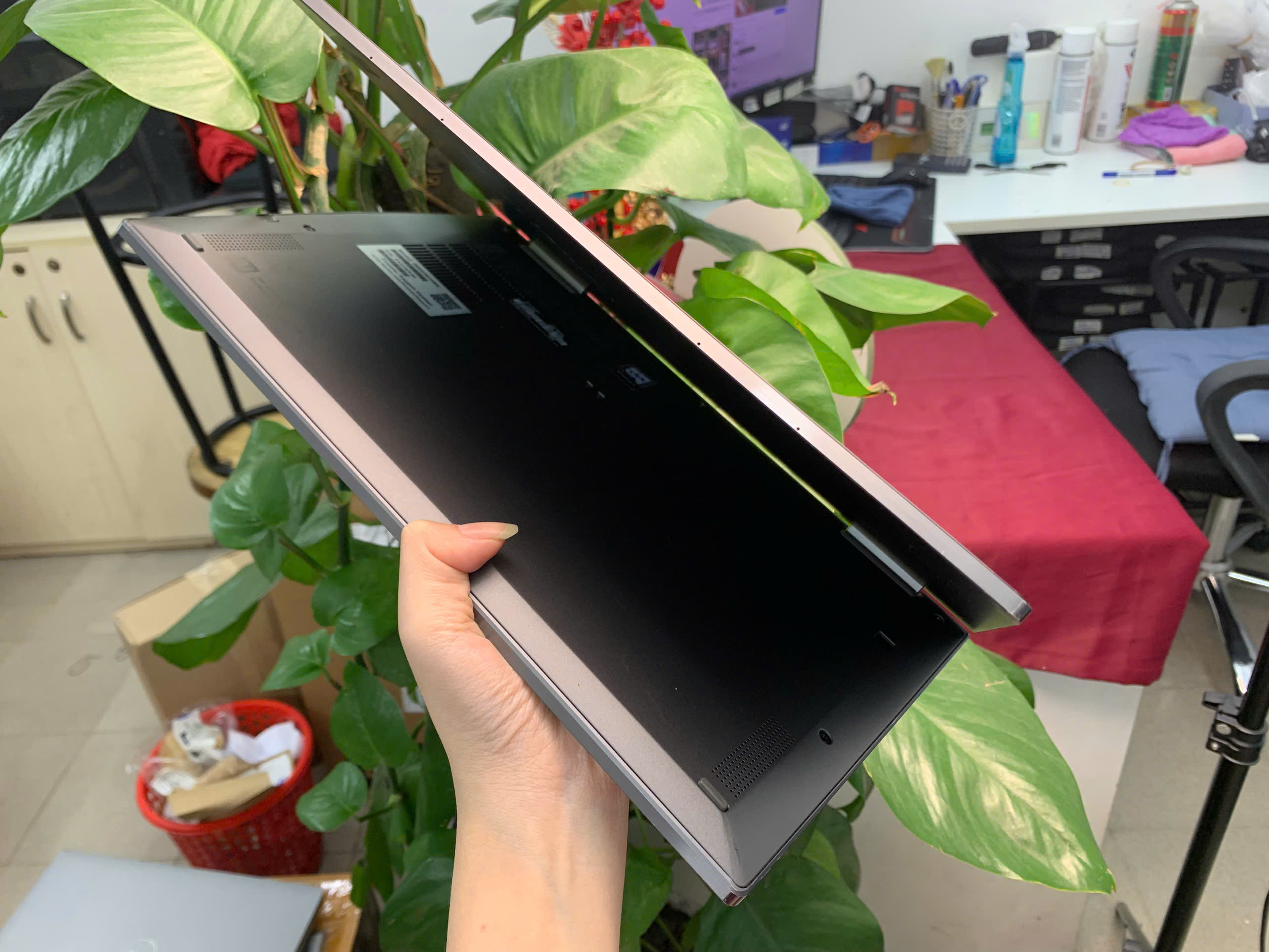 Thinkpad X1 Yoga Gen 4 KÈM BÚT