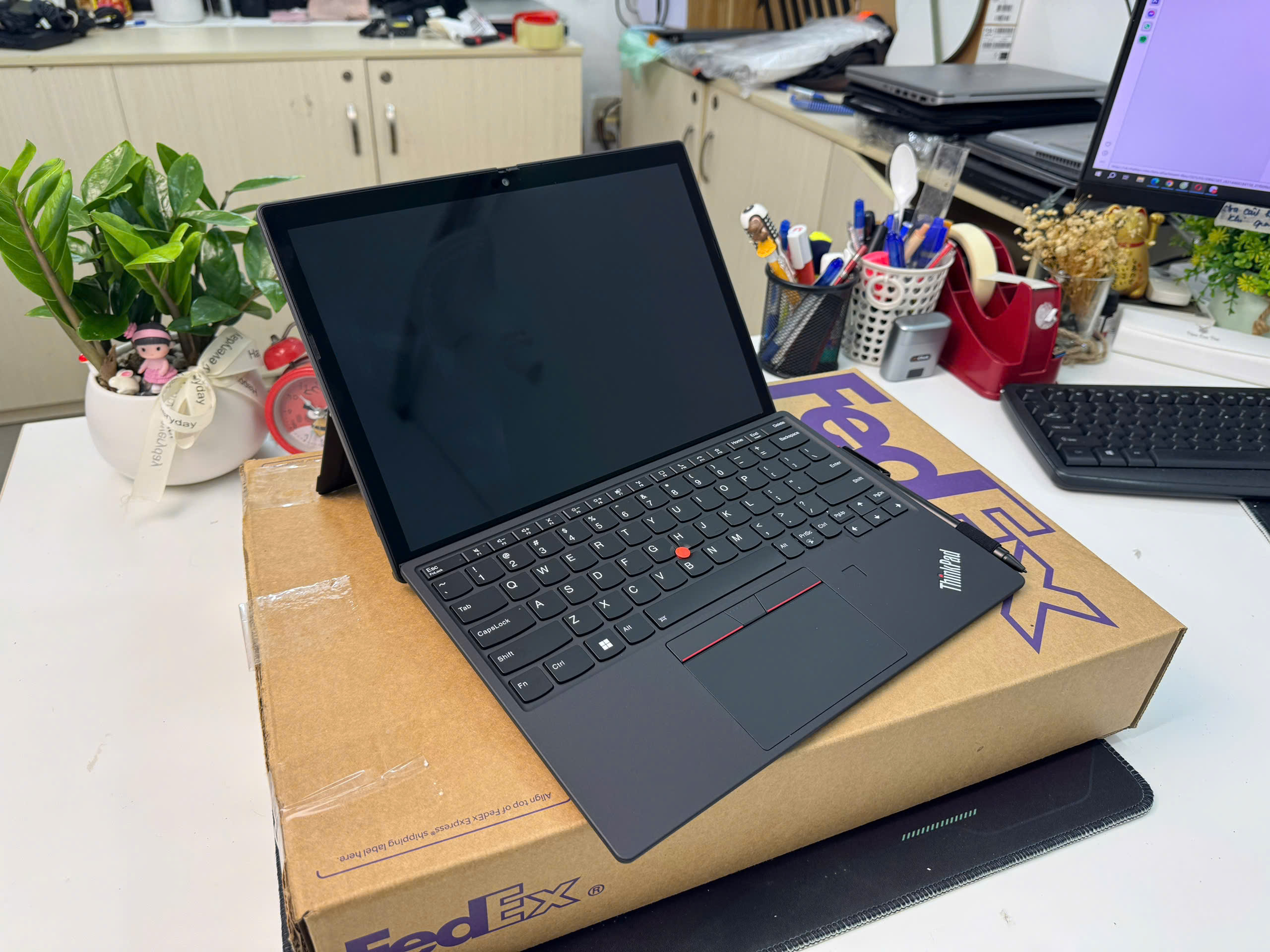 Thinkpad X12 Detachable G1