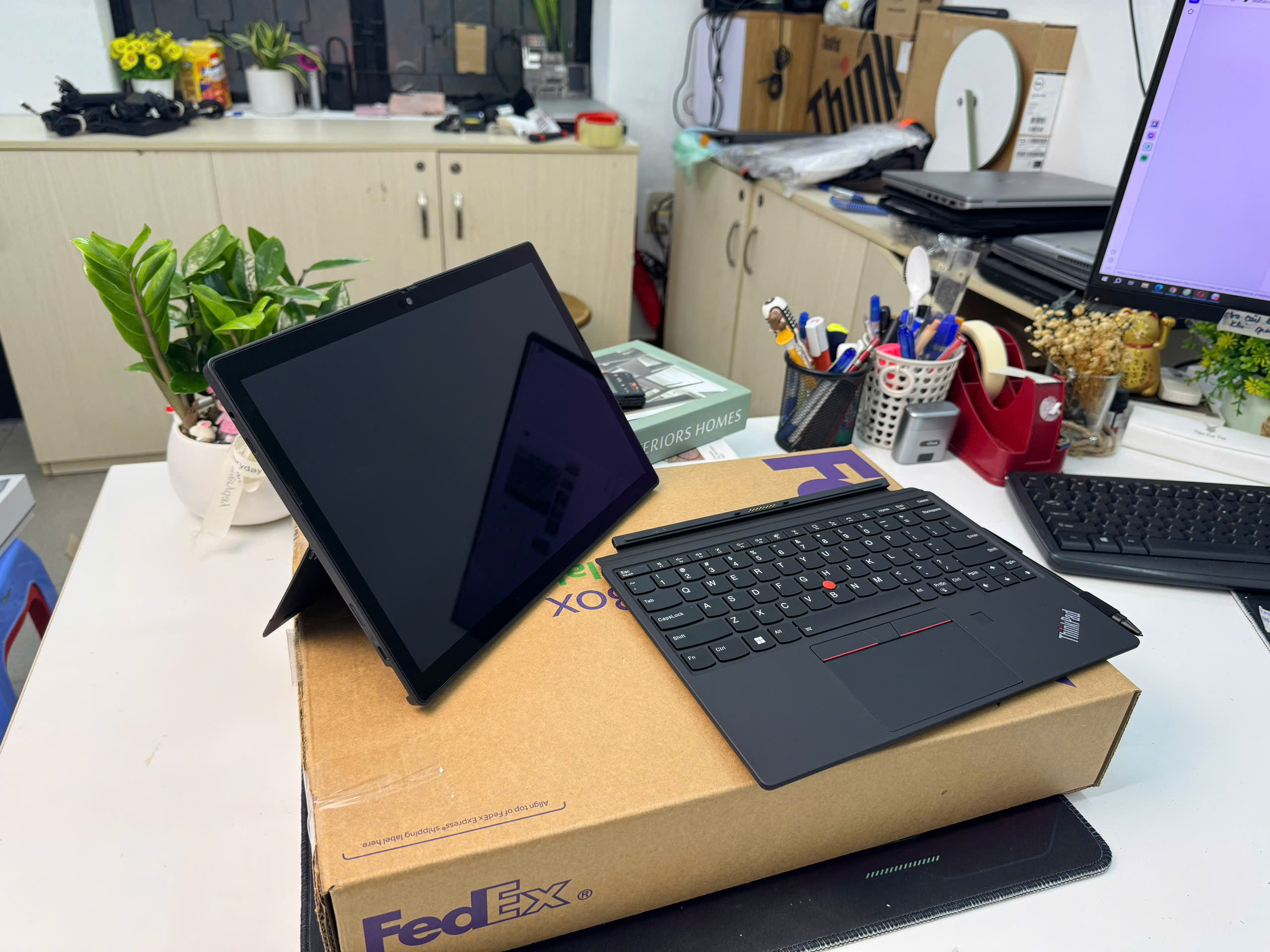 Thinkpad X12 Detachable G1