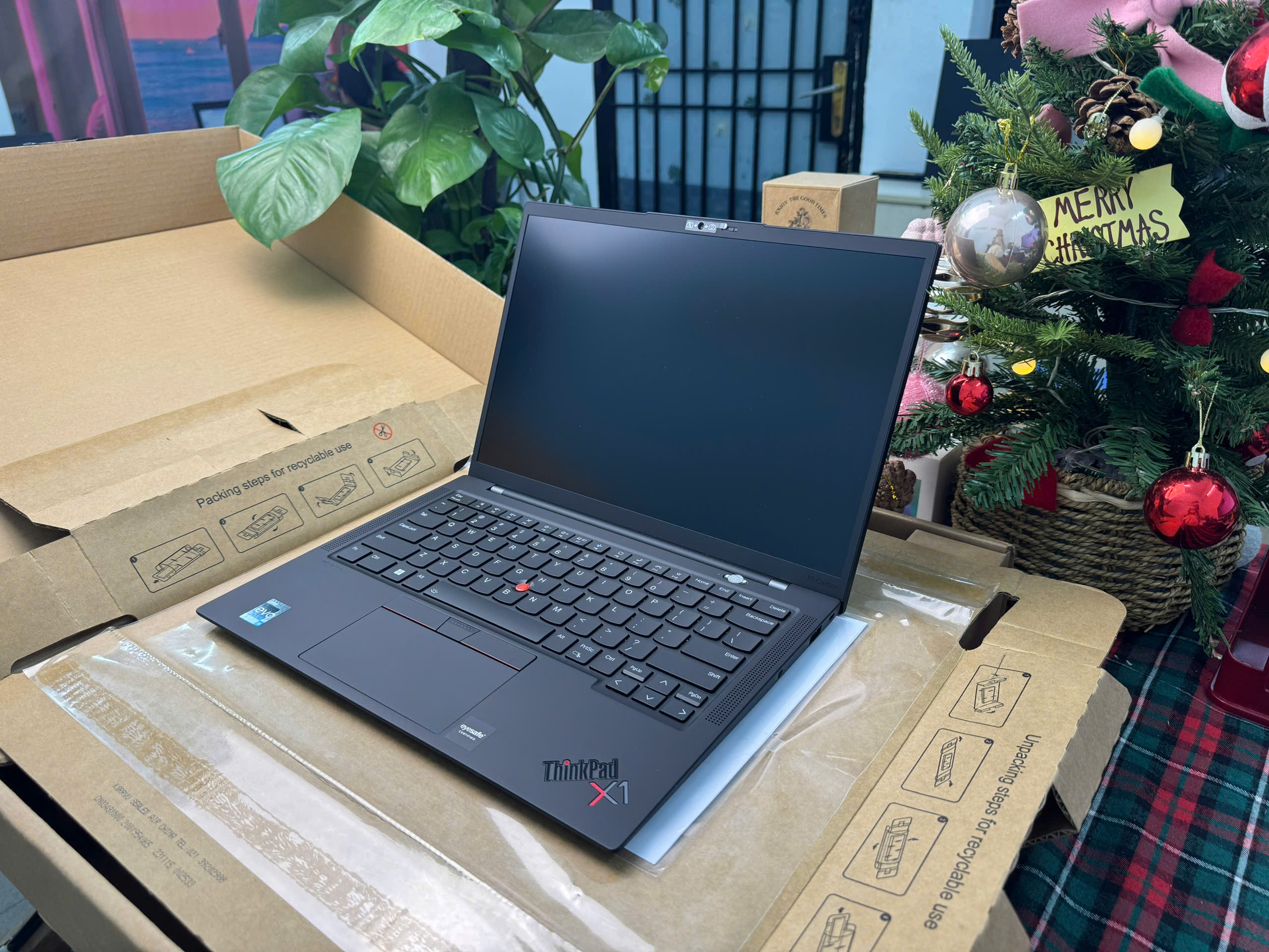 Thinkpad X1 Carbon Gen 10 - BH US 11.2025