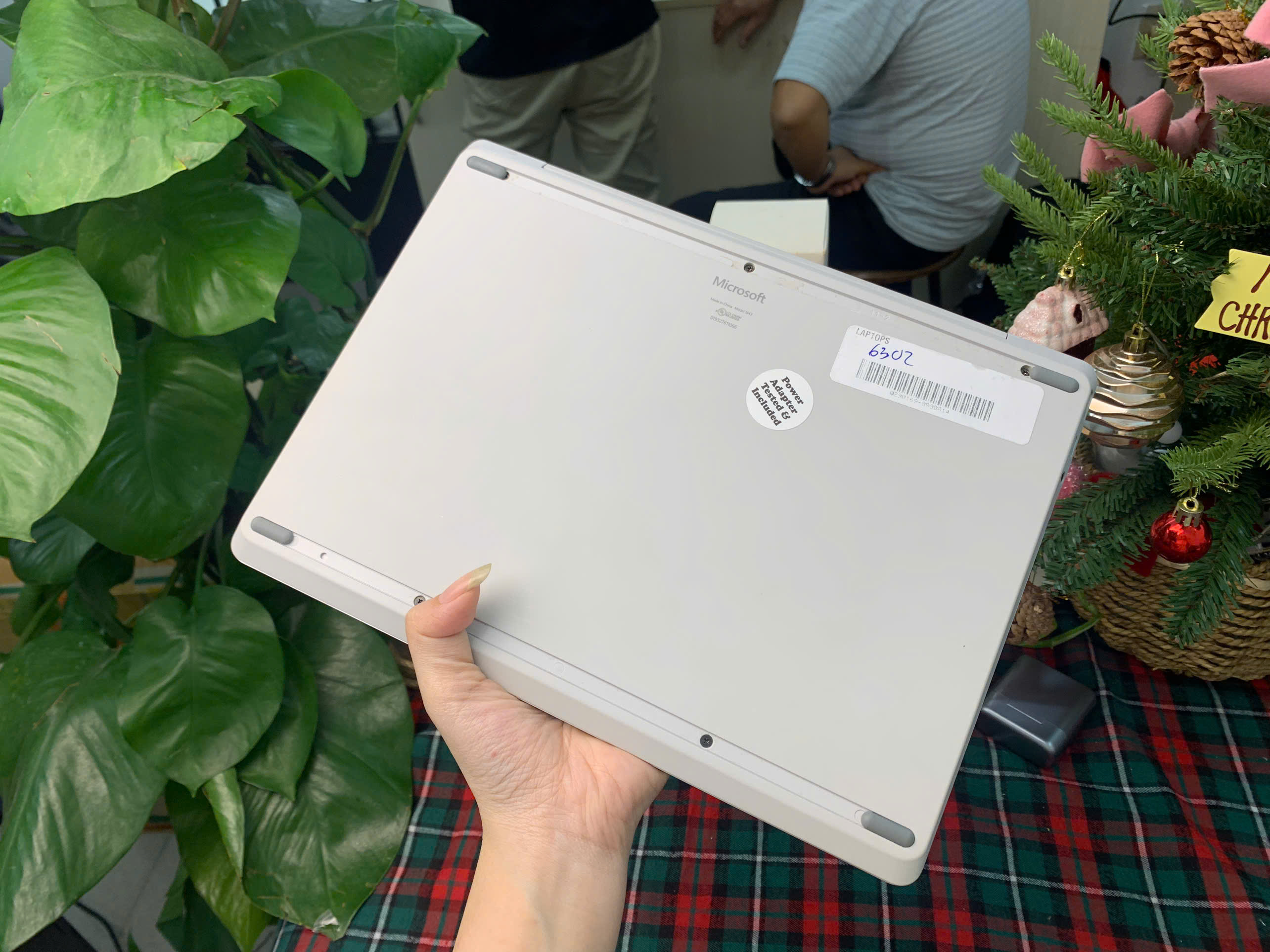 Surface Laptop Go Màu trắng