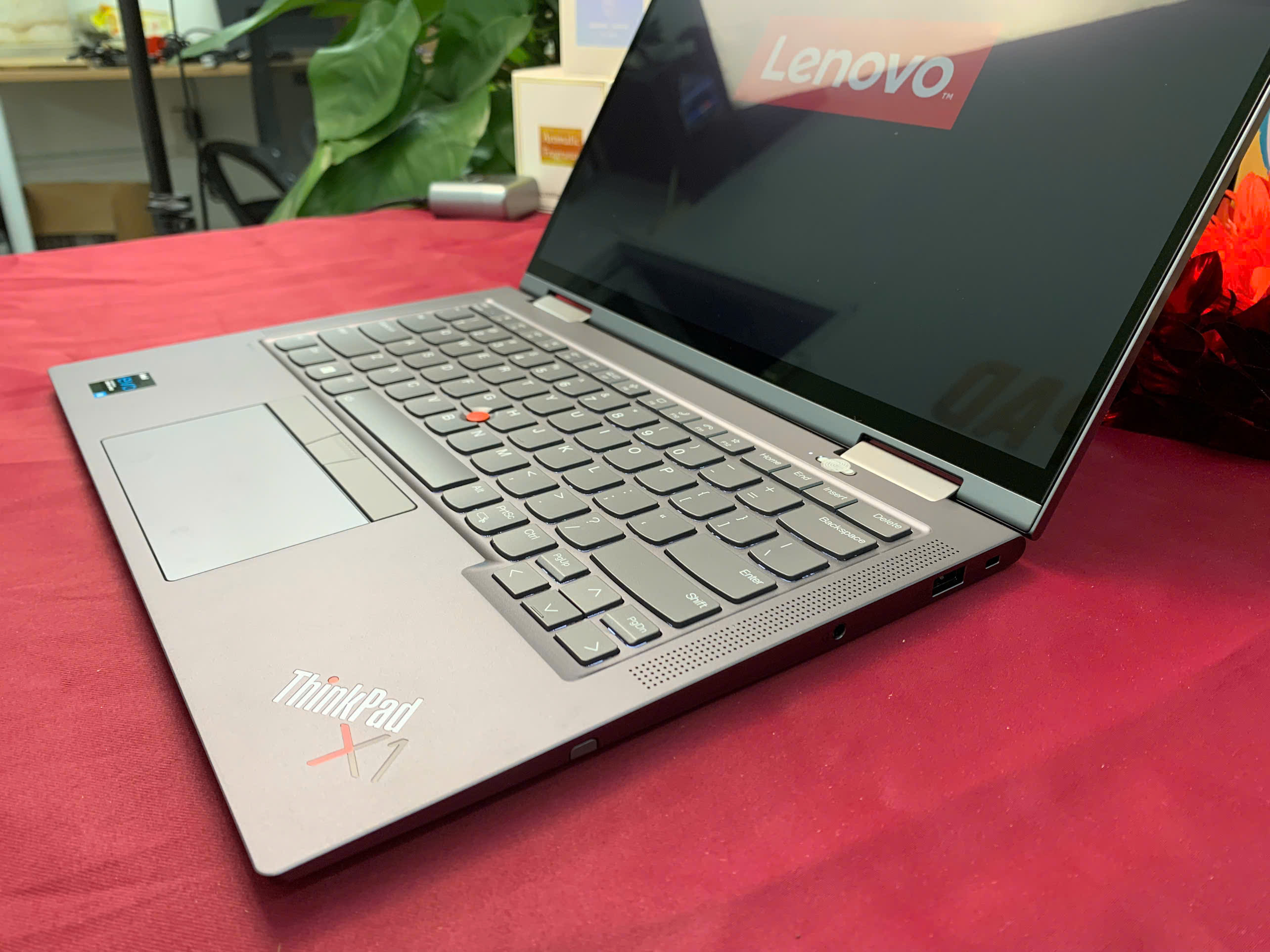 Thinkpad X1 Yoga Gen 6 kèm Bút -  BH US 12.2025