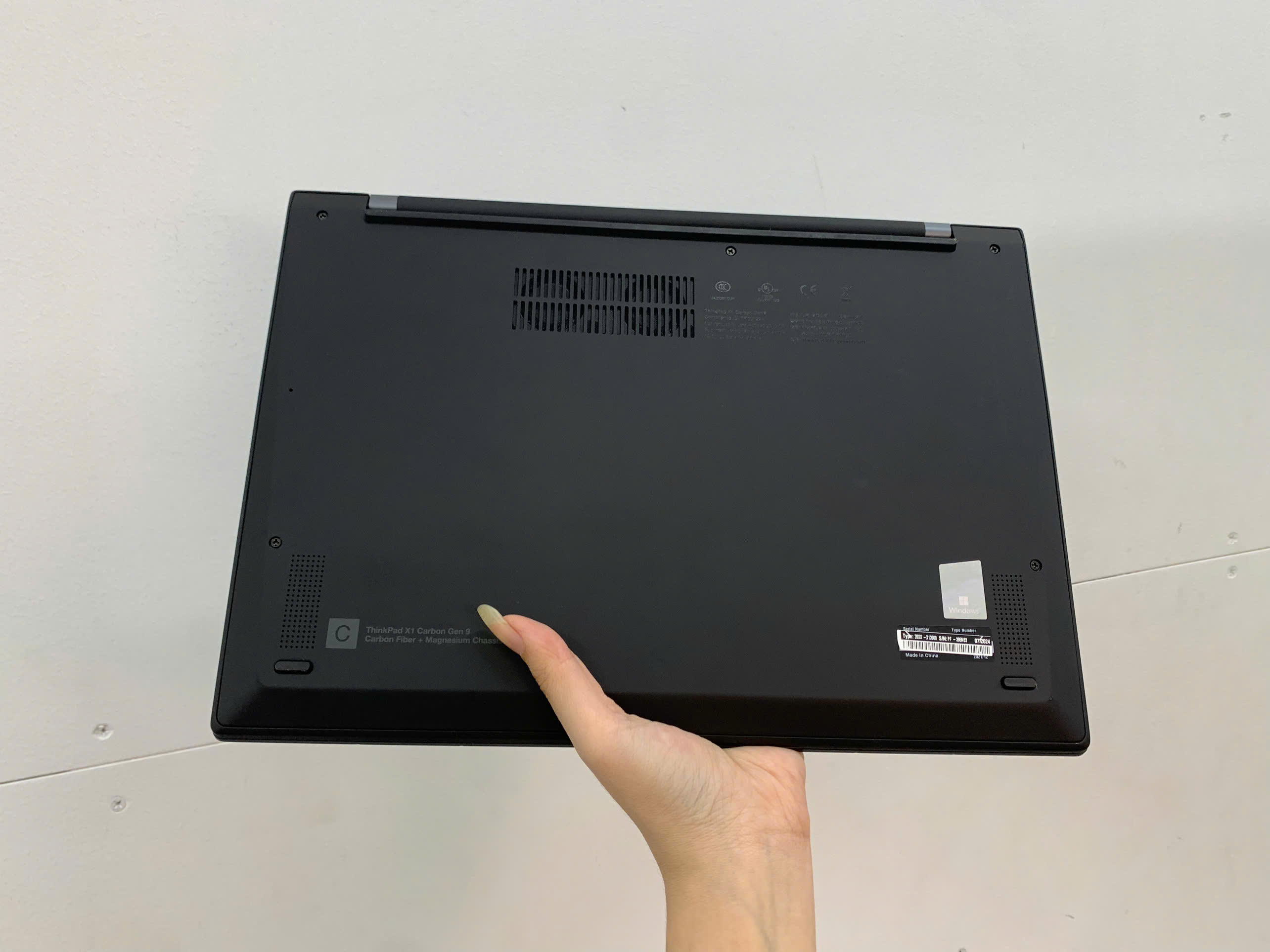 Thinkpad X1 Carbon Gen 9 Vân Carbon - BH US 12 2025