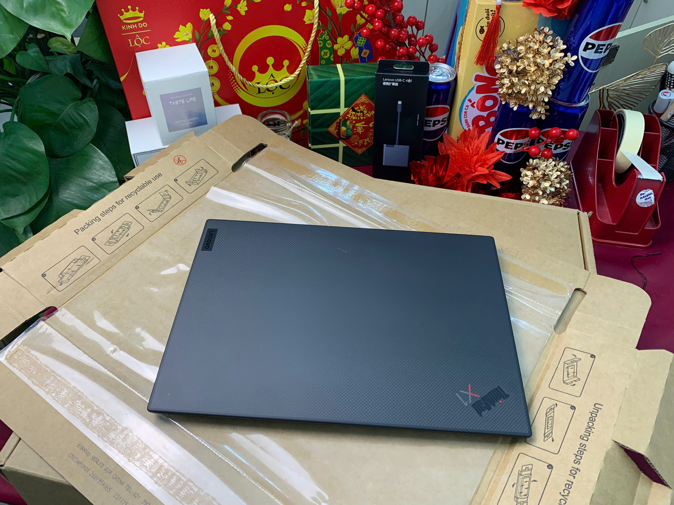 Thinkpad X1 Carbon Gen 9 Vân Carbon - BH US 12 2025