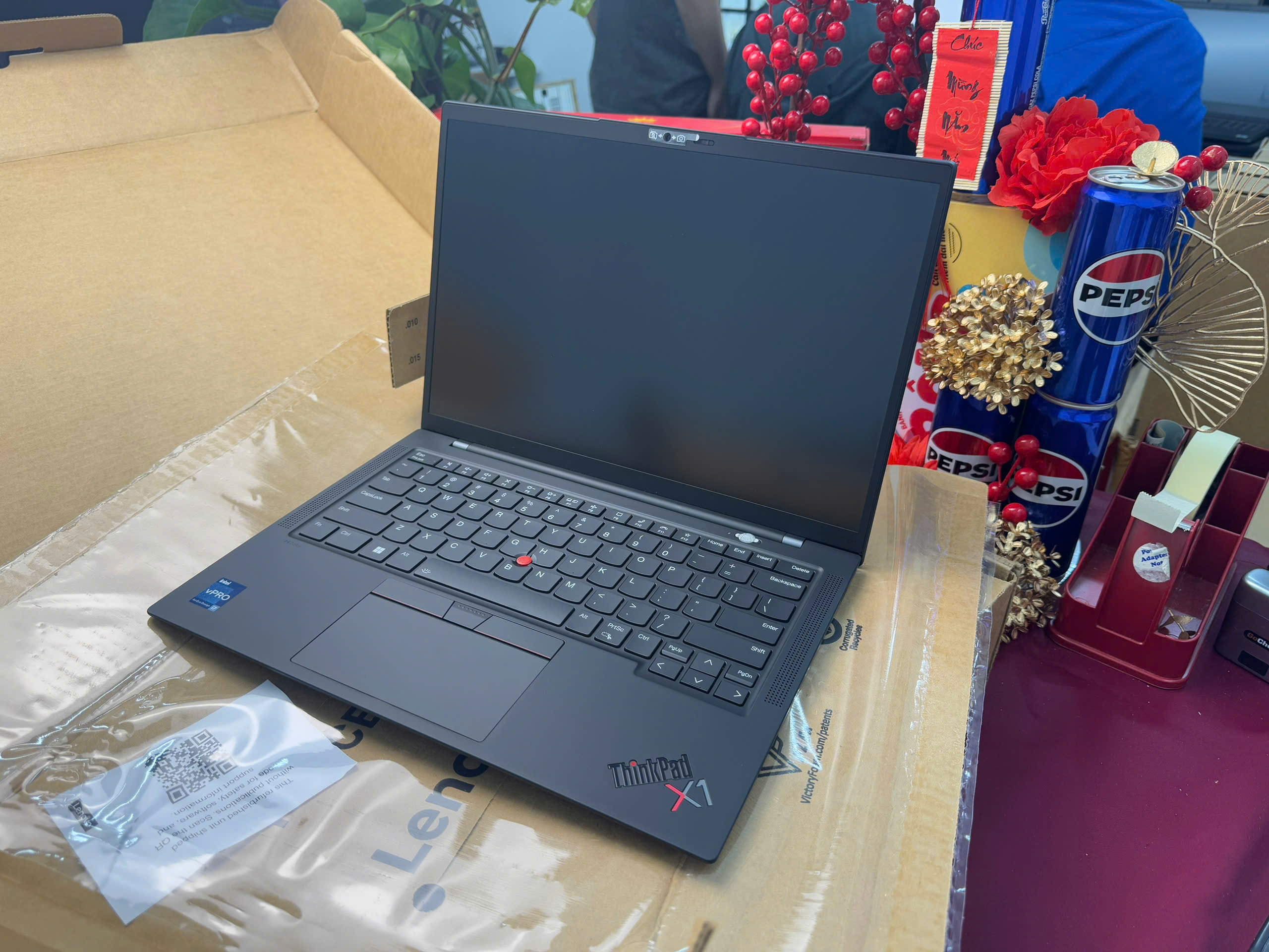 Thinkpad X1 Carbon Gen 10 - BH US 12.2025