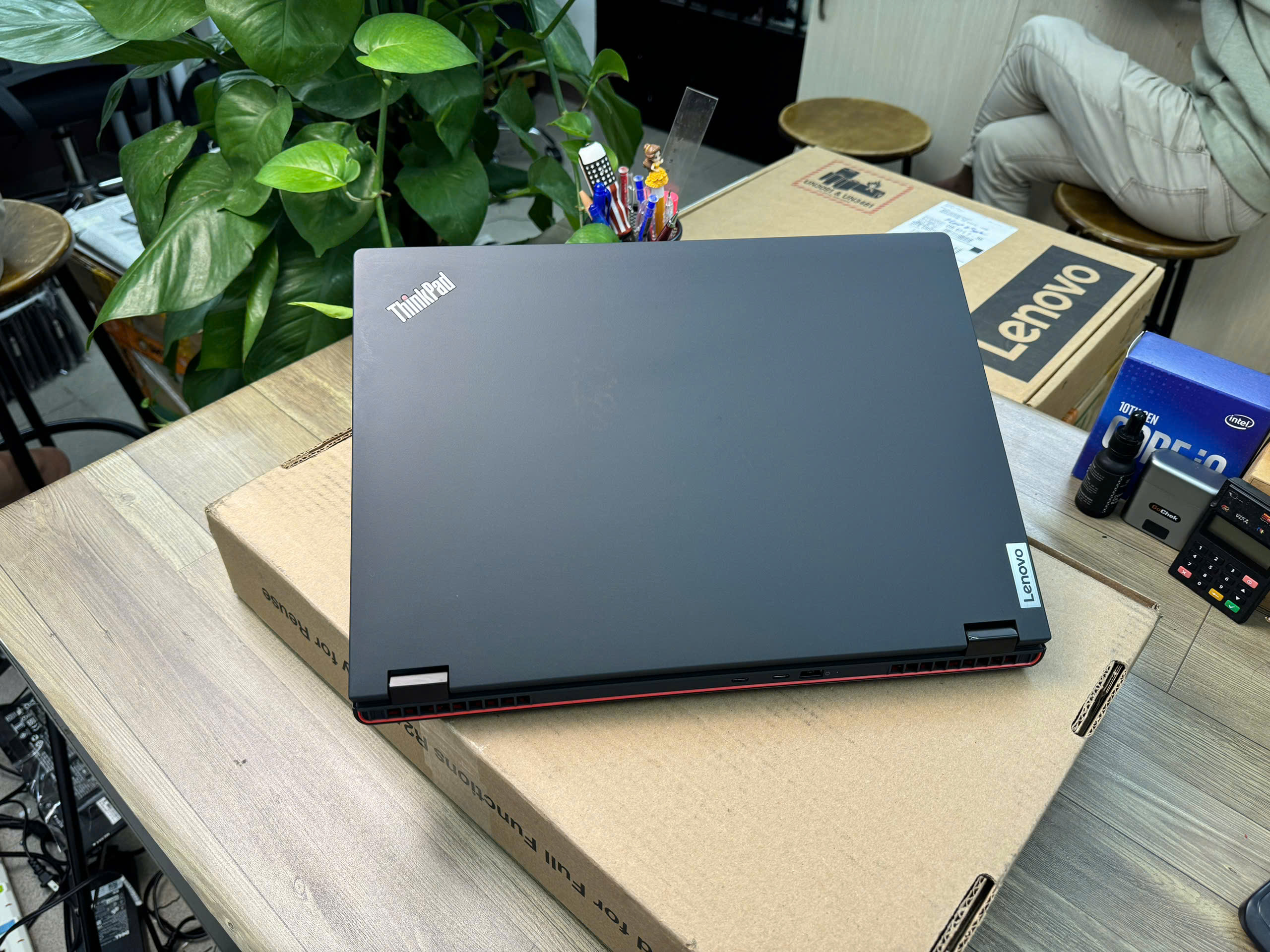 Thinkpad P16v Gen 1