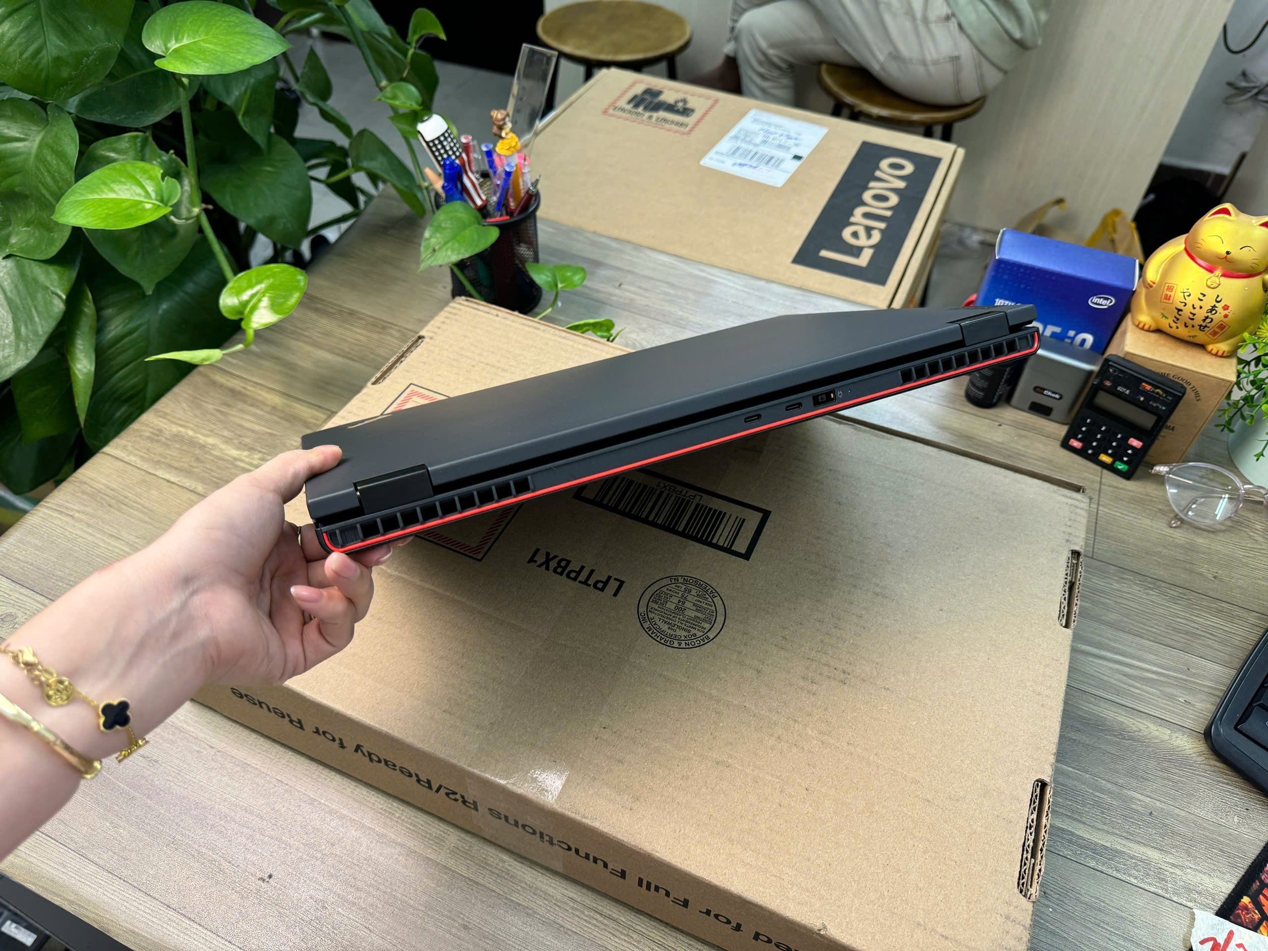 Thinkpad P16v Gen 1