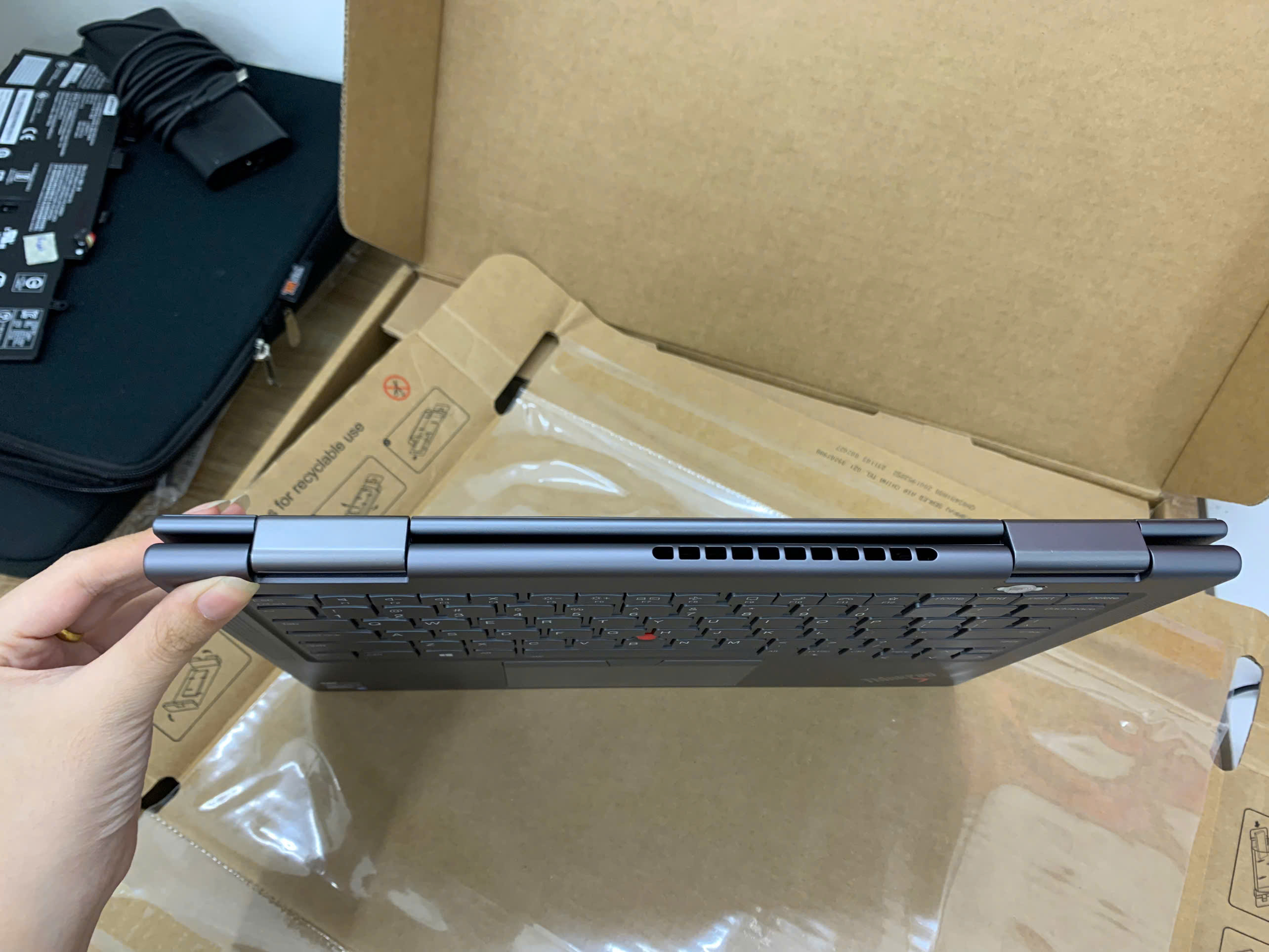 Thinkpad X1 Yoga G6 Kèm Pen