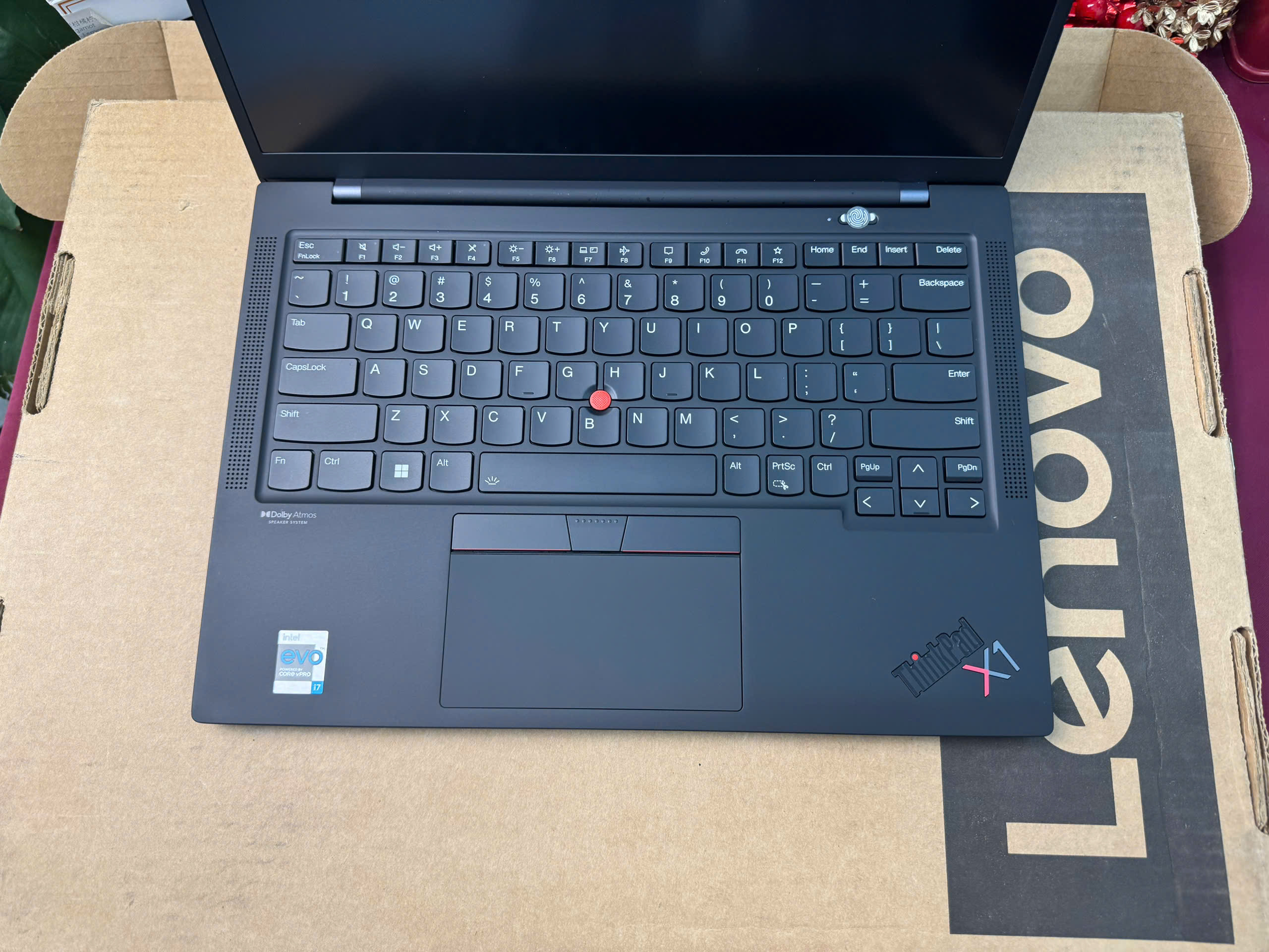 Thinkpad X1 Cacbon G9 - BH US cao cấp 12-2027