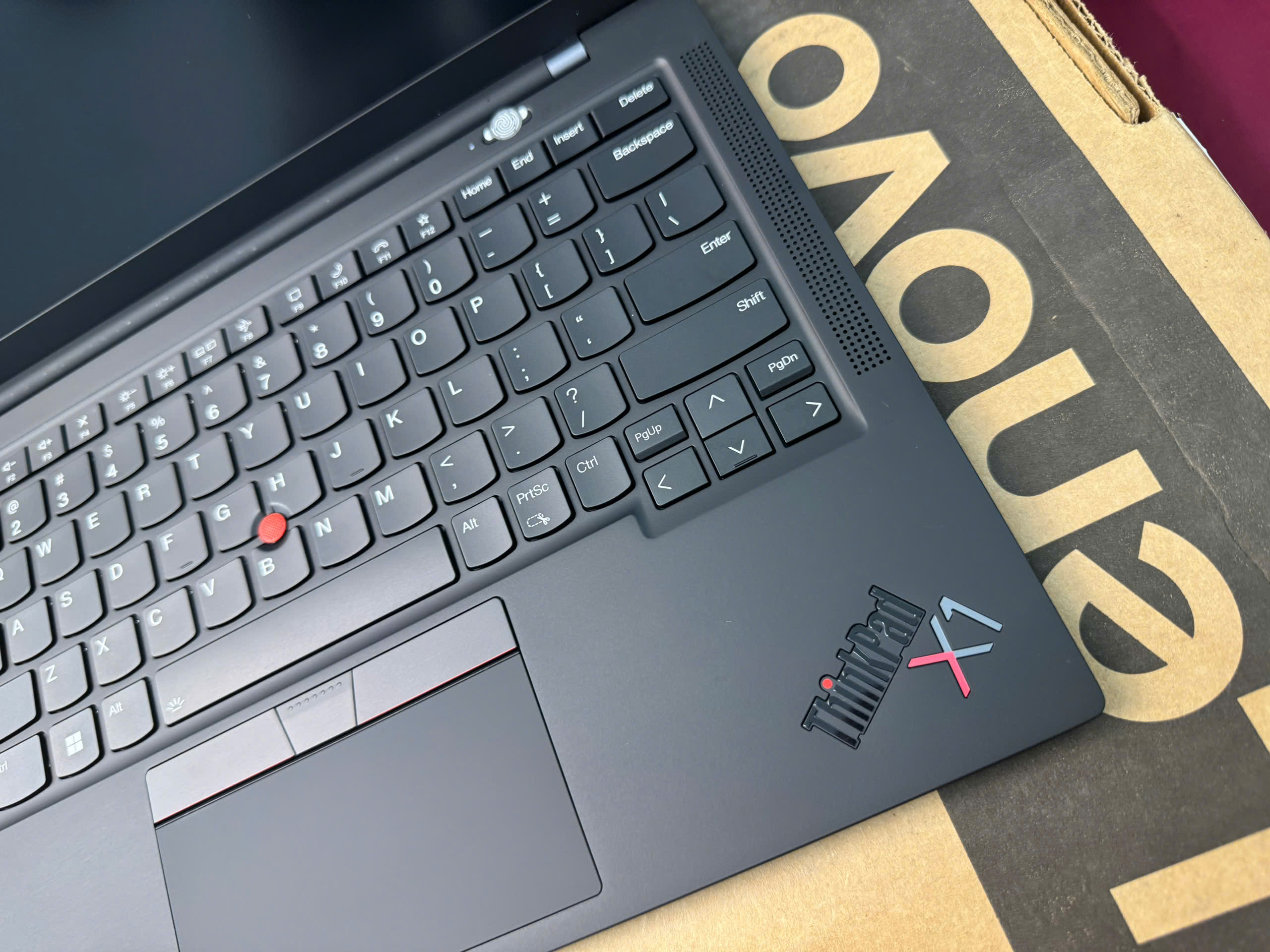 Thinkpad X1 Cacbon G9 - BH US cao cấp 12-2027