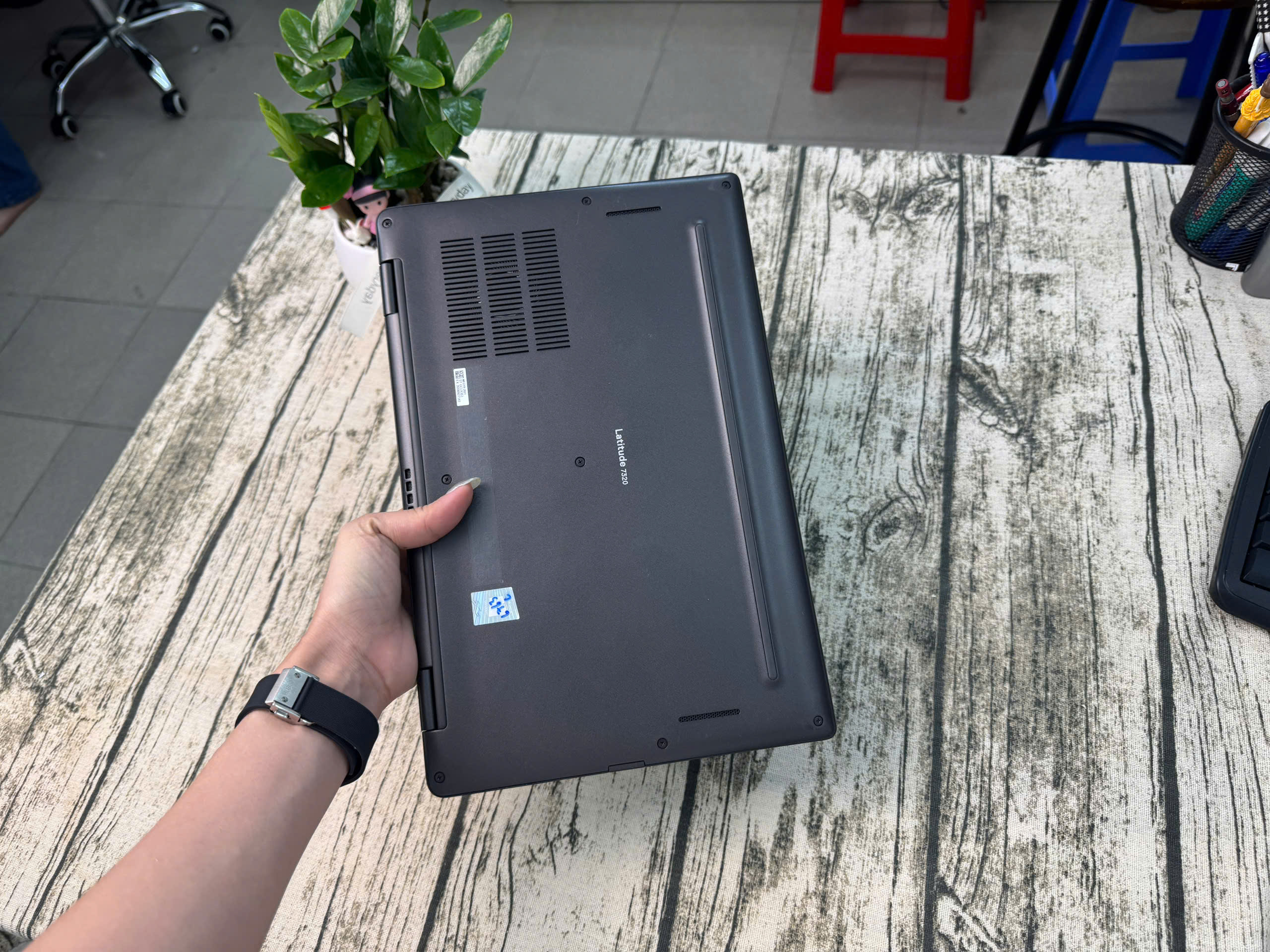 Dell Latitude 7320