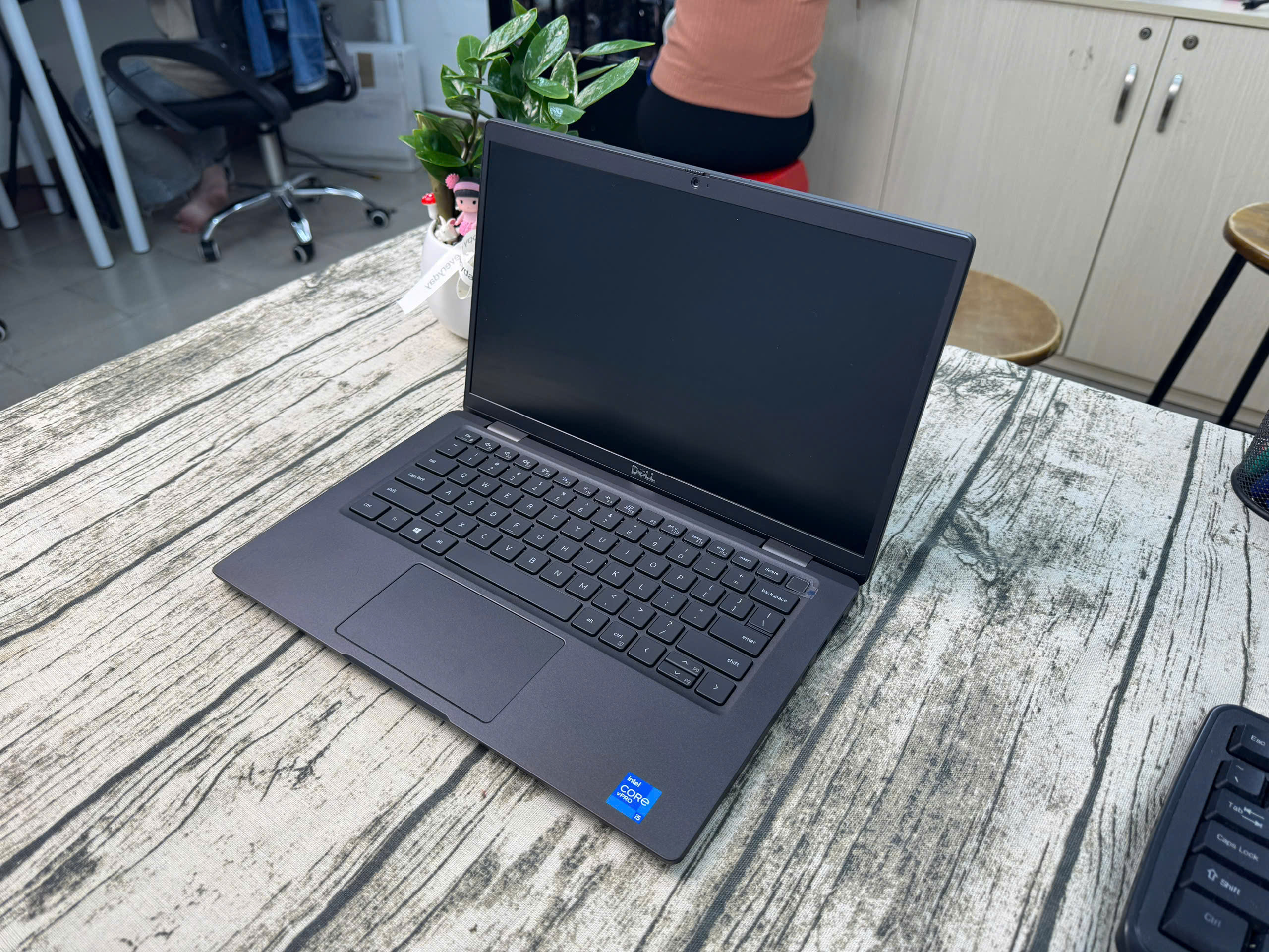 Dell Latitude 7320