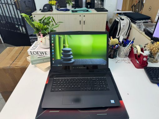 Dell Alienware m17