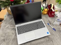 Dell Precision 3561