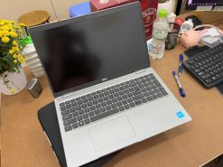 Dell Precision 3561