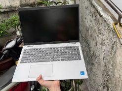 Dell Precision 3561