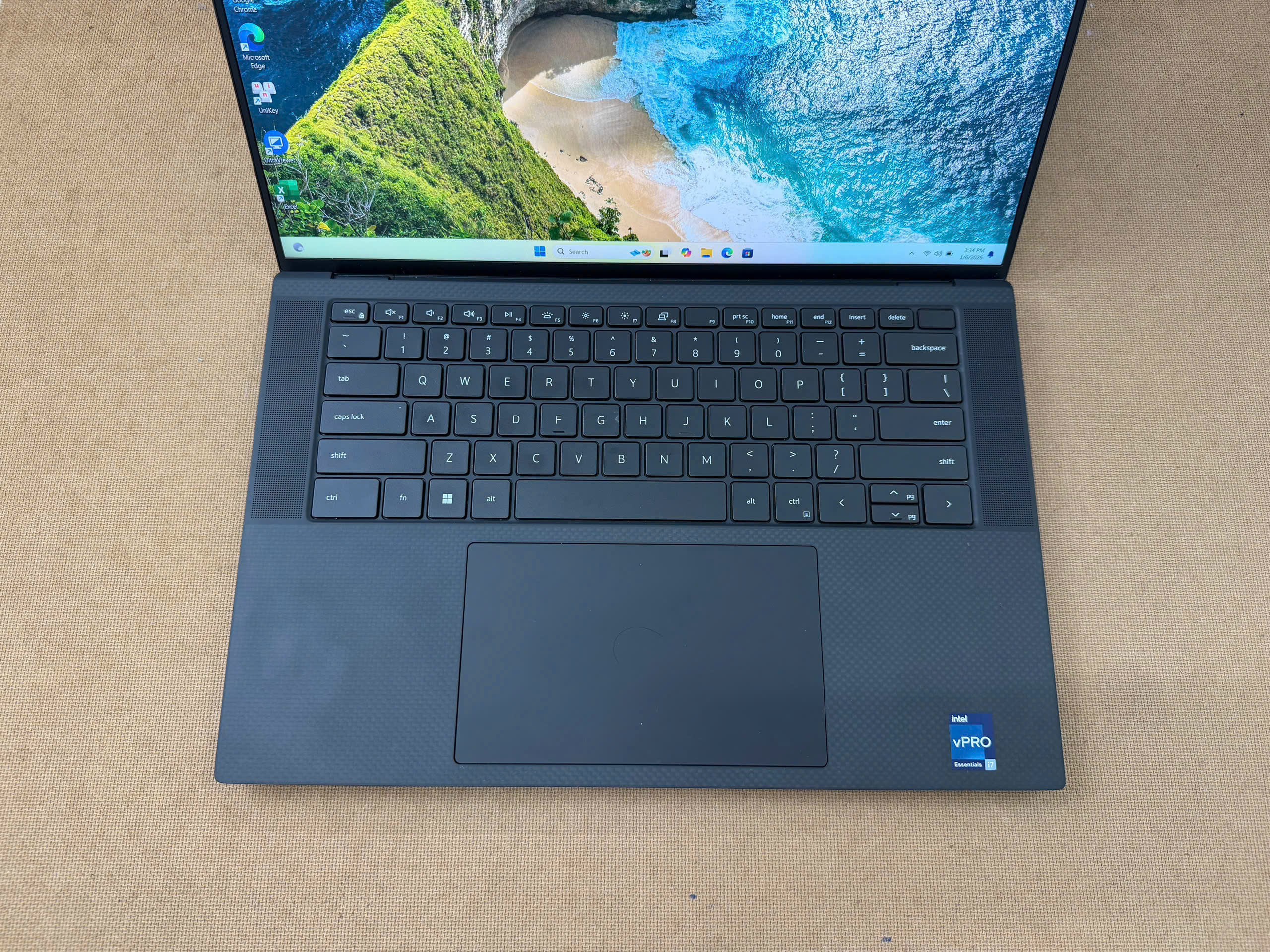 z7483009290599_f666735906f9b1011429cb38cbd0b995