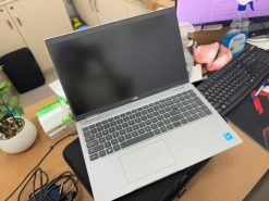 Dell Precision 3561