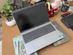 Dell Precision 3561