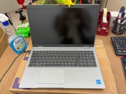 Dell Precision 3561