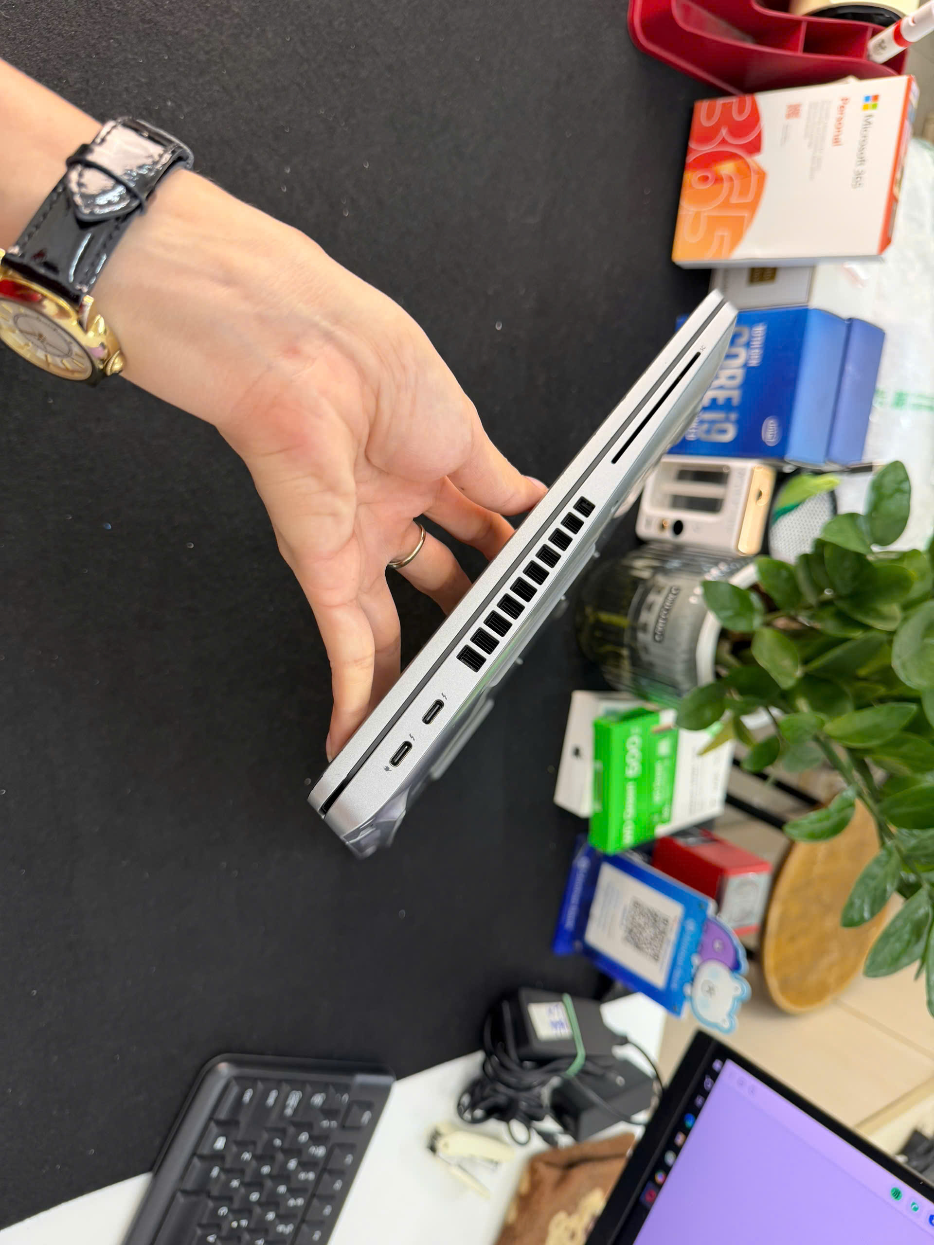 Dell Precision 3570 - Ảnh 9