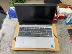 Dell Precision 3561