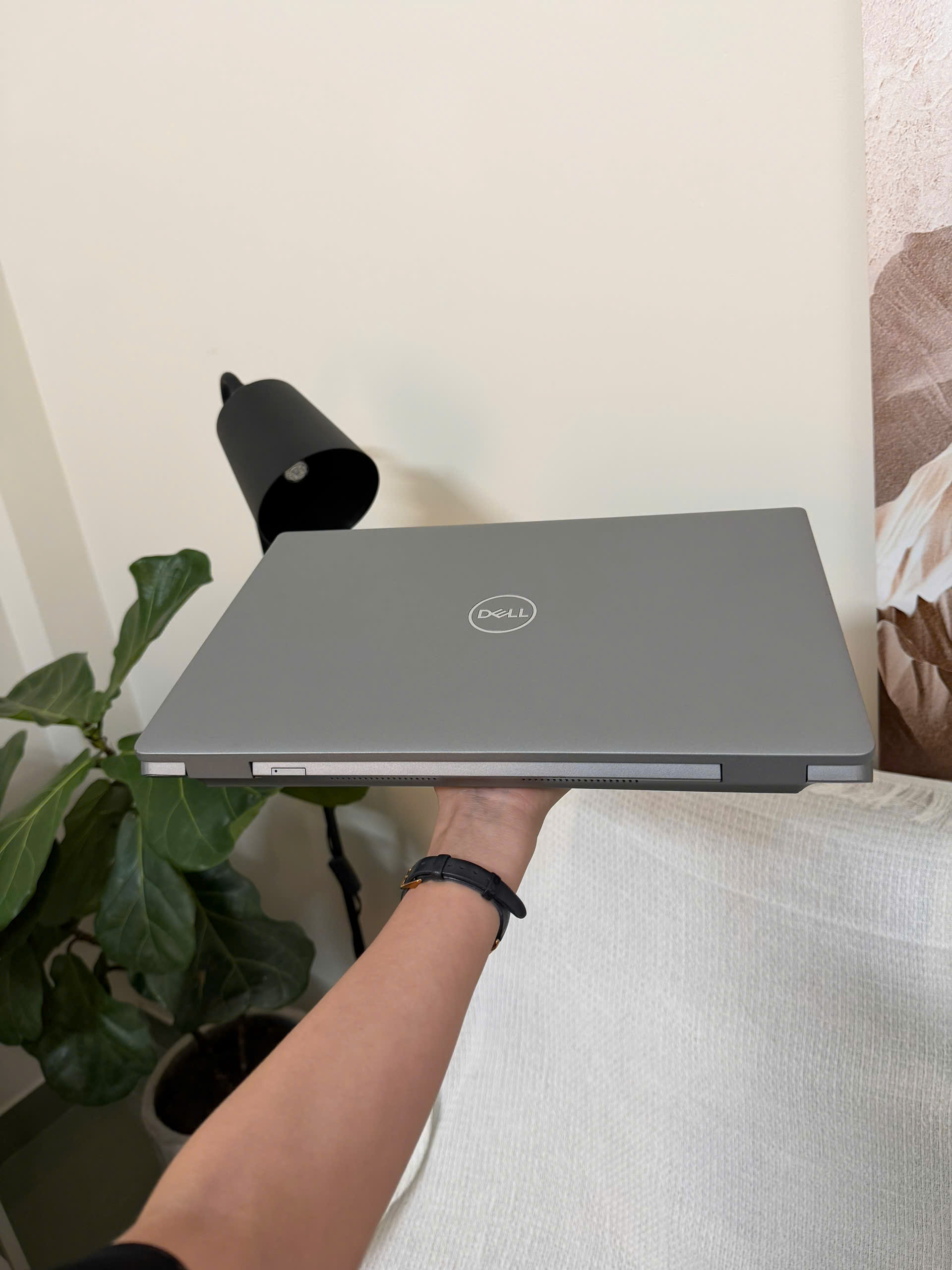 z7720190680979_b9d34e5badeb77d2f726757736387dc0