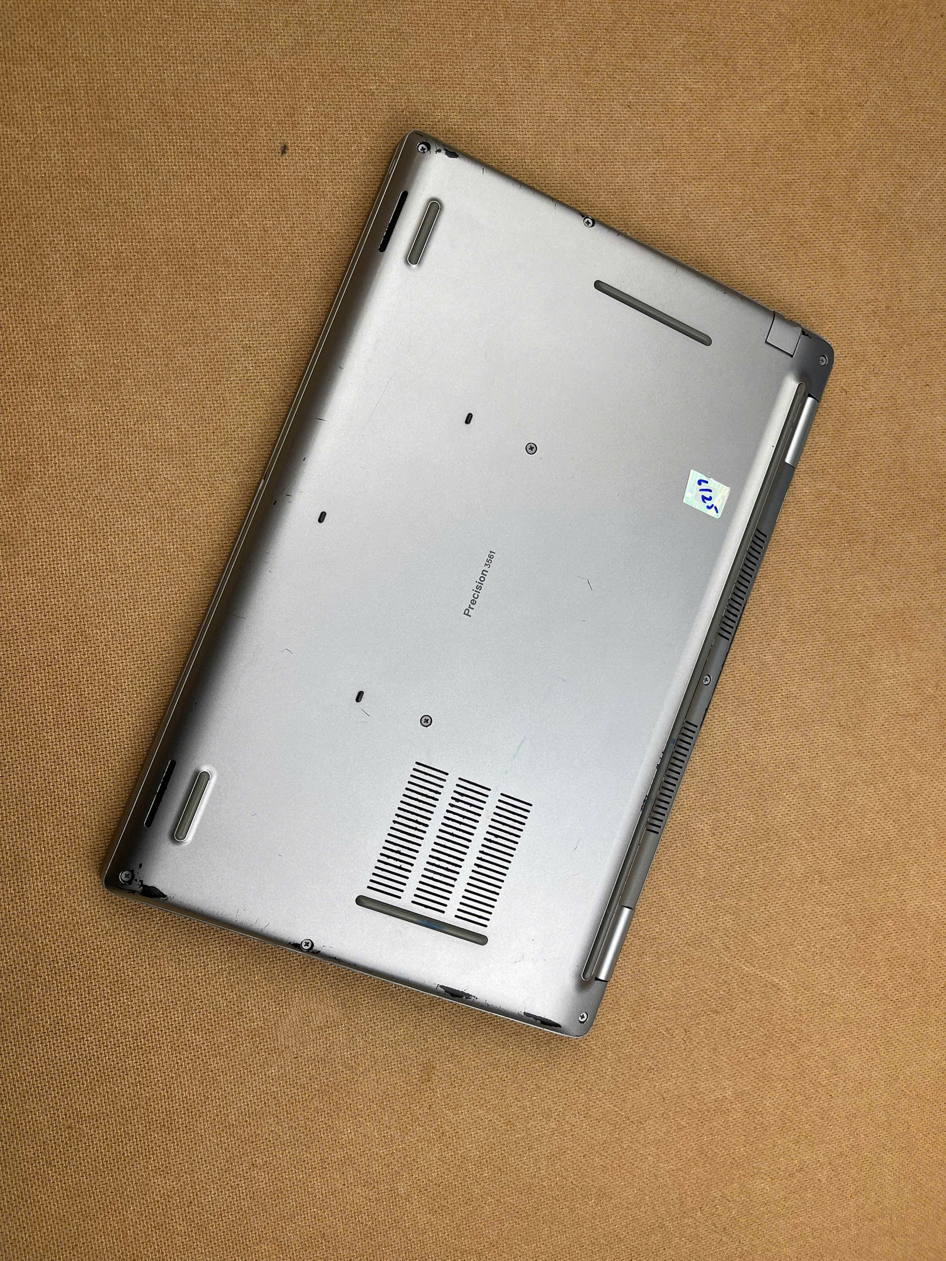 Dell Precision 3561