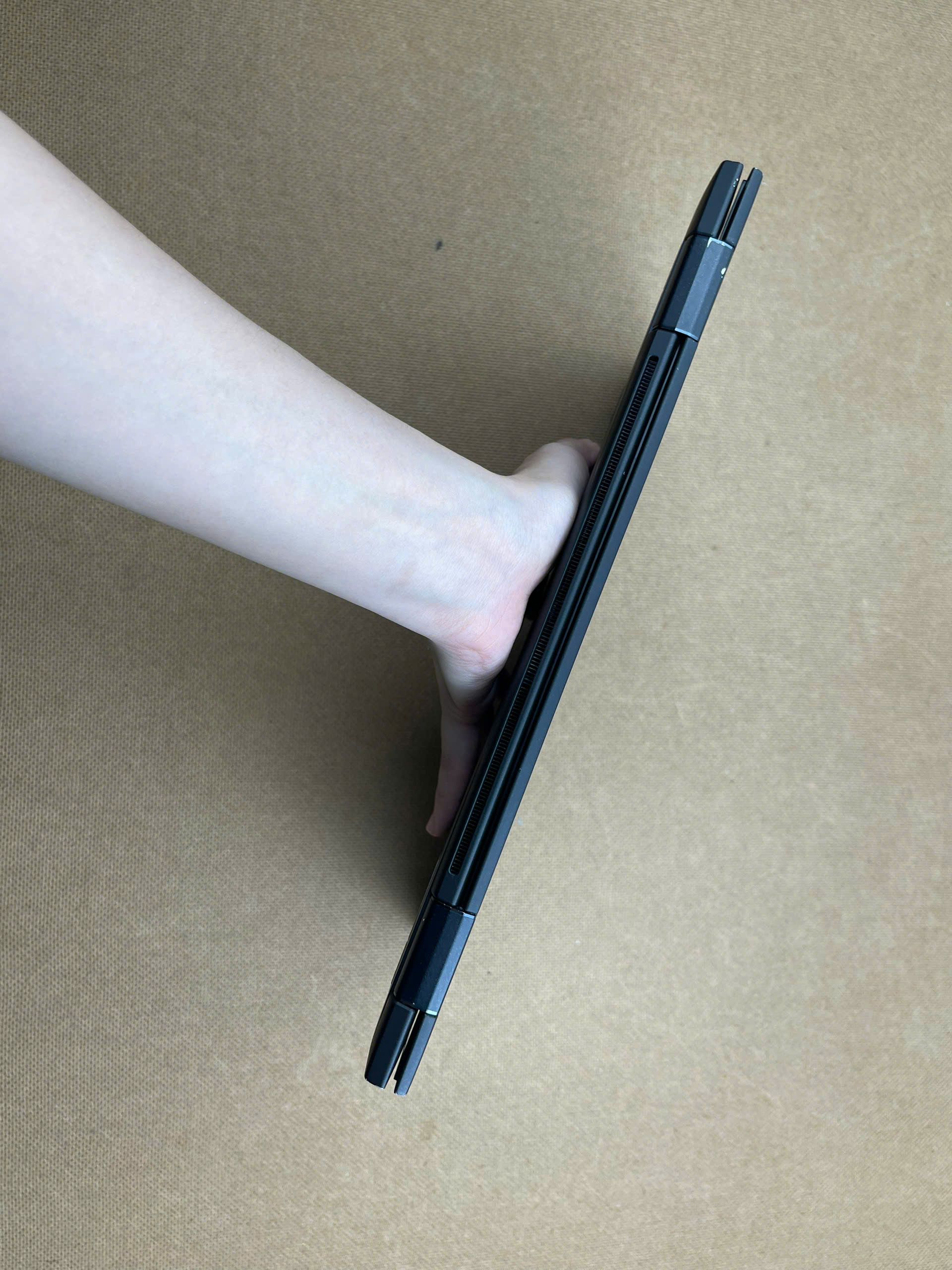 HP Elite x360 Dragonfly Max