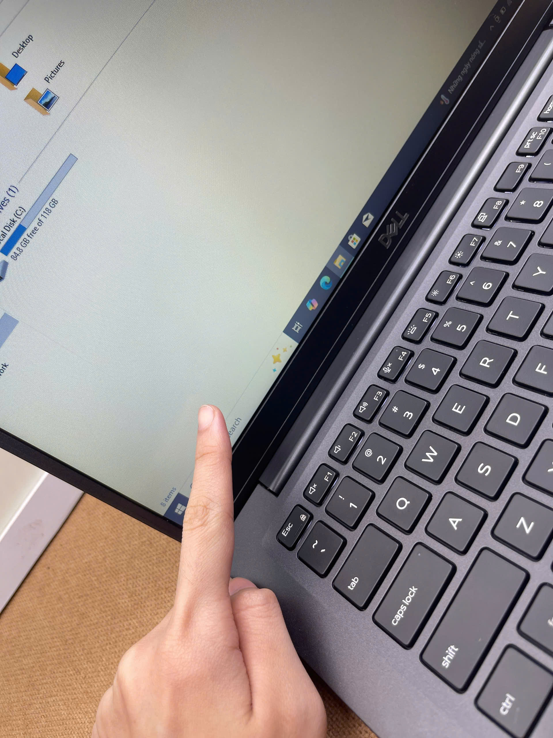 Dell Latitude 7400