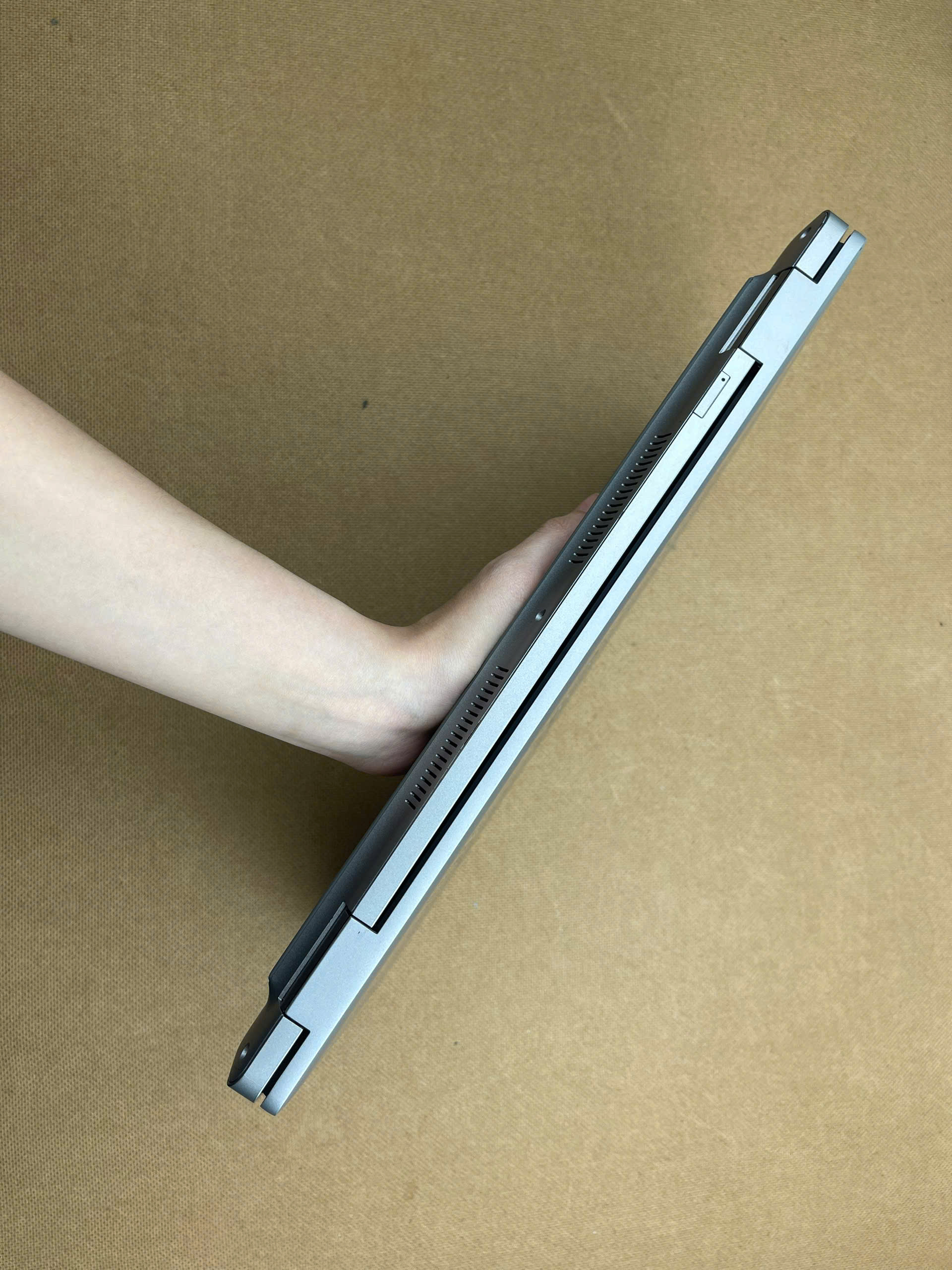 Dell Precision 3561